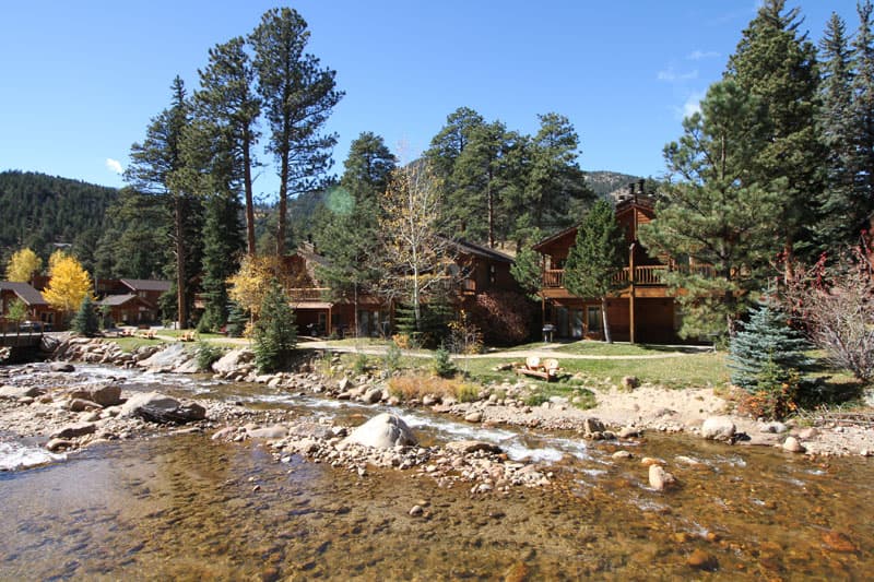 riverfront lodging in estes park photo