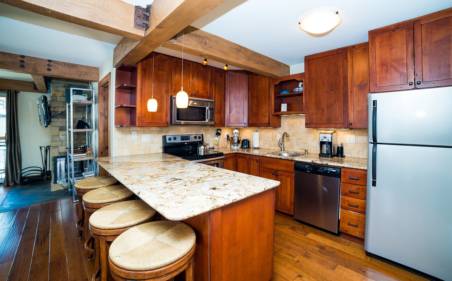 lift one condominiums photo 4