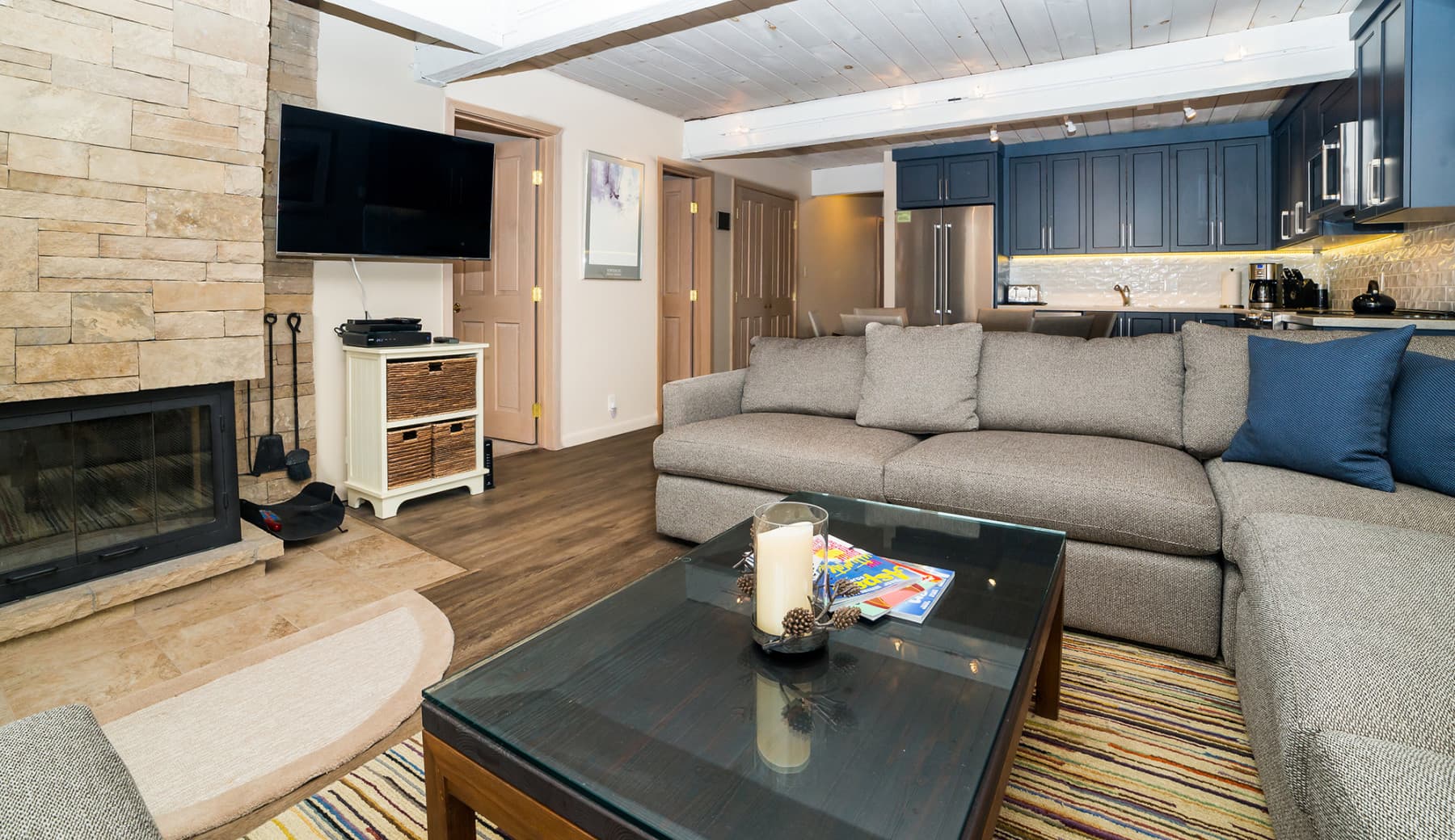 lift one condominiums photo 8