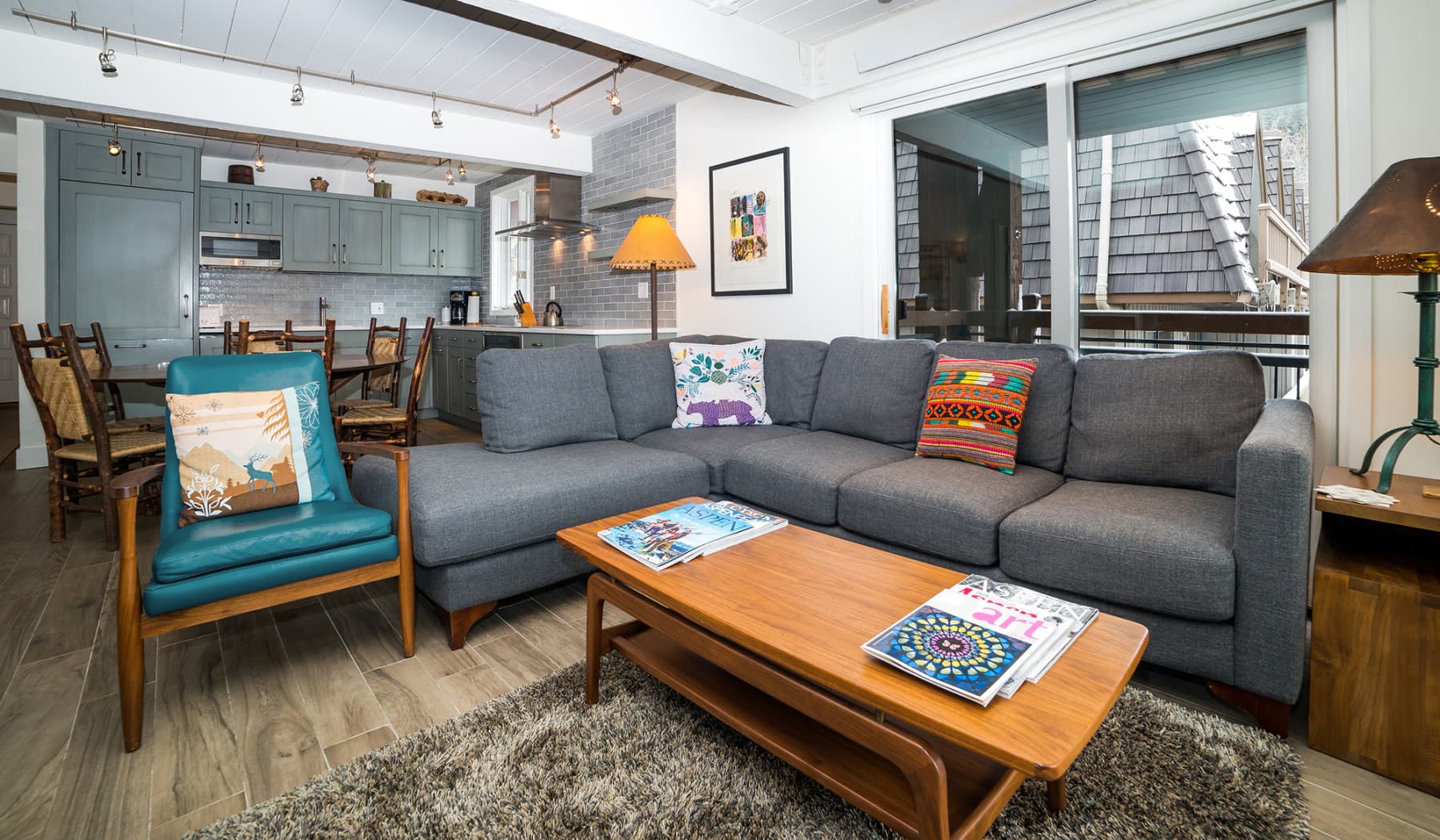 lift one condominiums photo 6