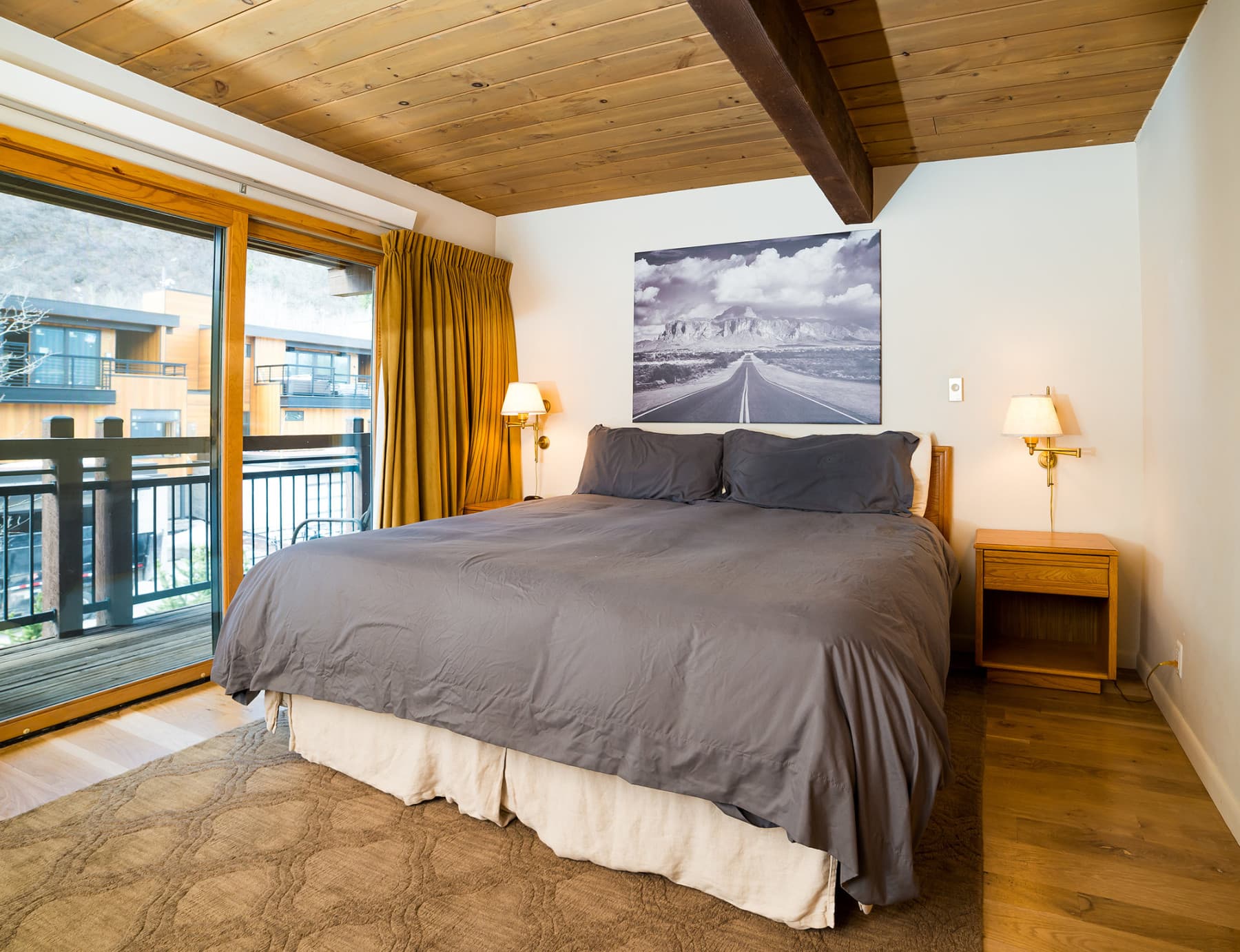 lift one condominiums photo 2