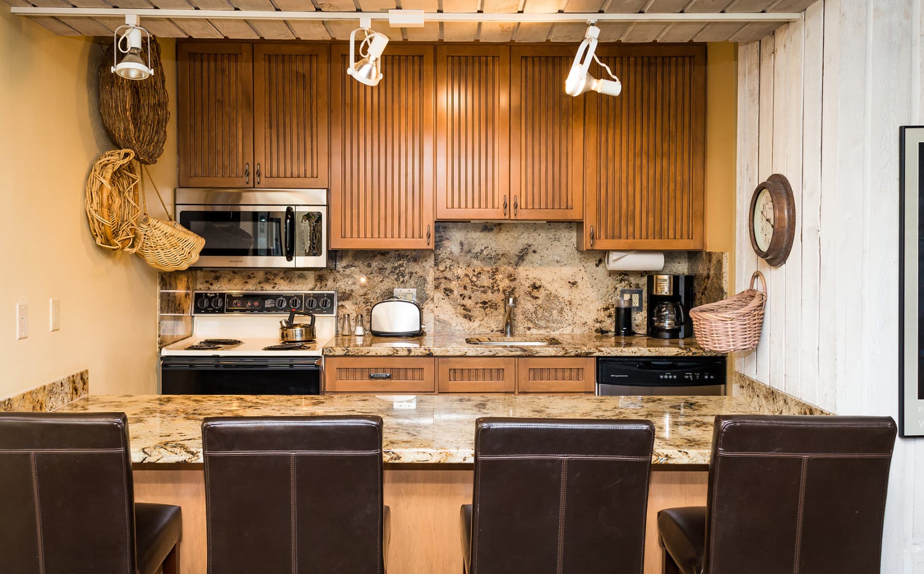 lift one condominiums photo 10