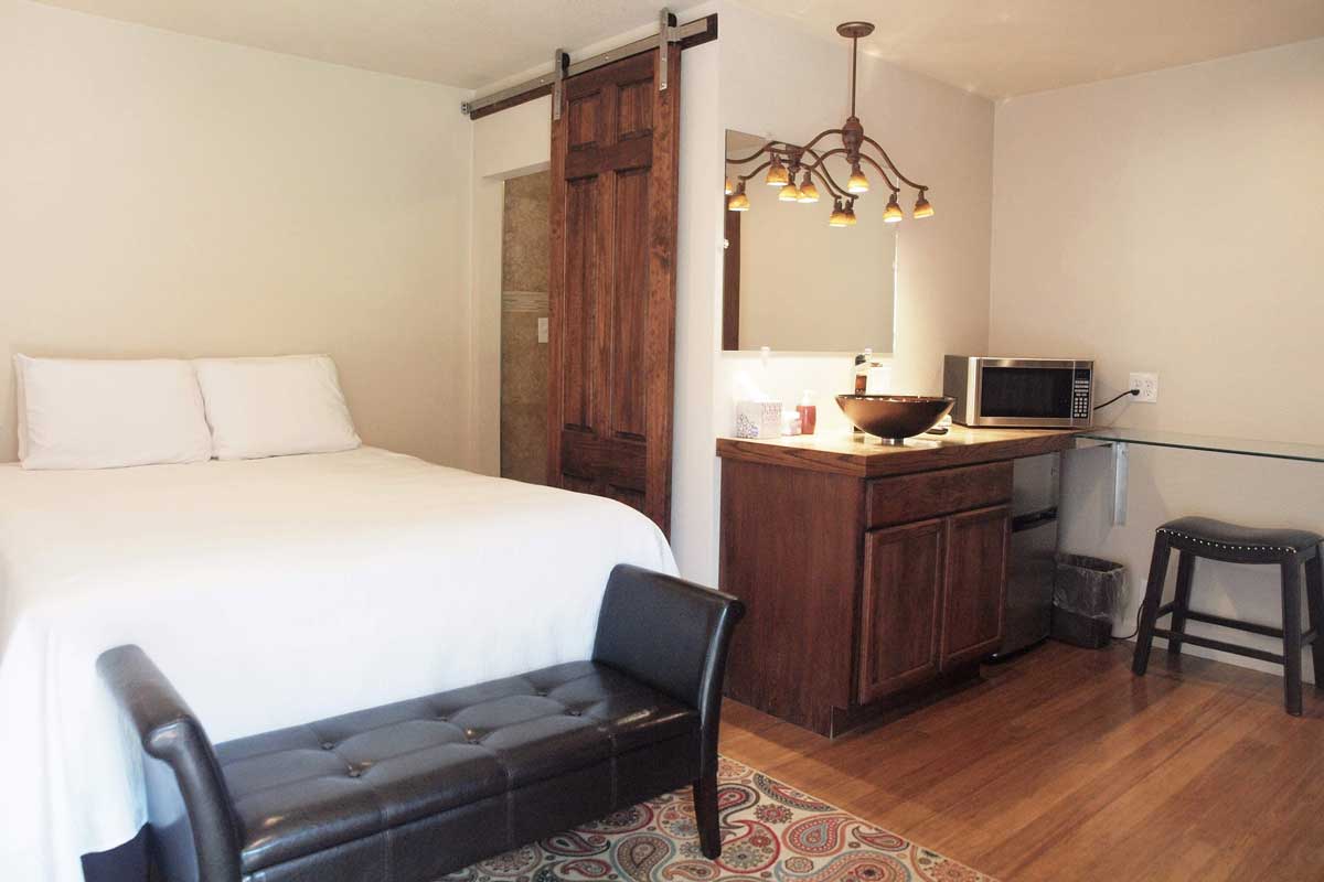 The Crest Motel