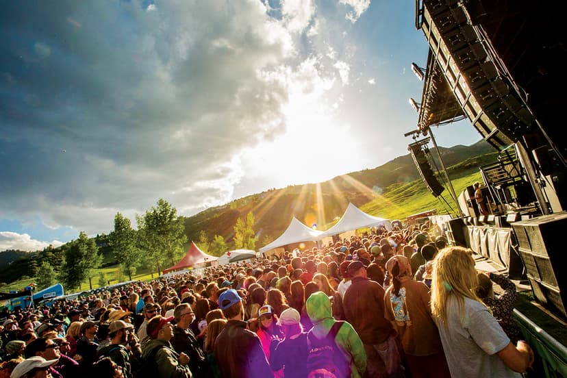 crowd at snowmass concert