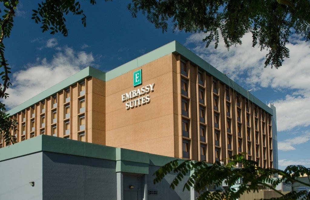 welcome to the embassy suites denver - stapleton photo