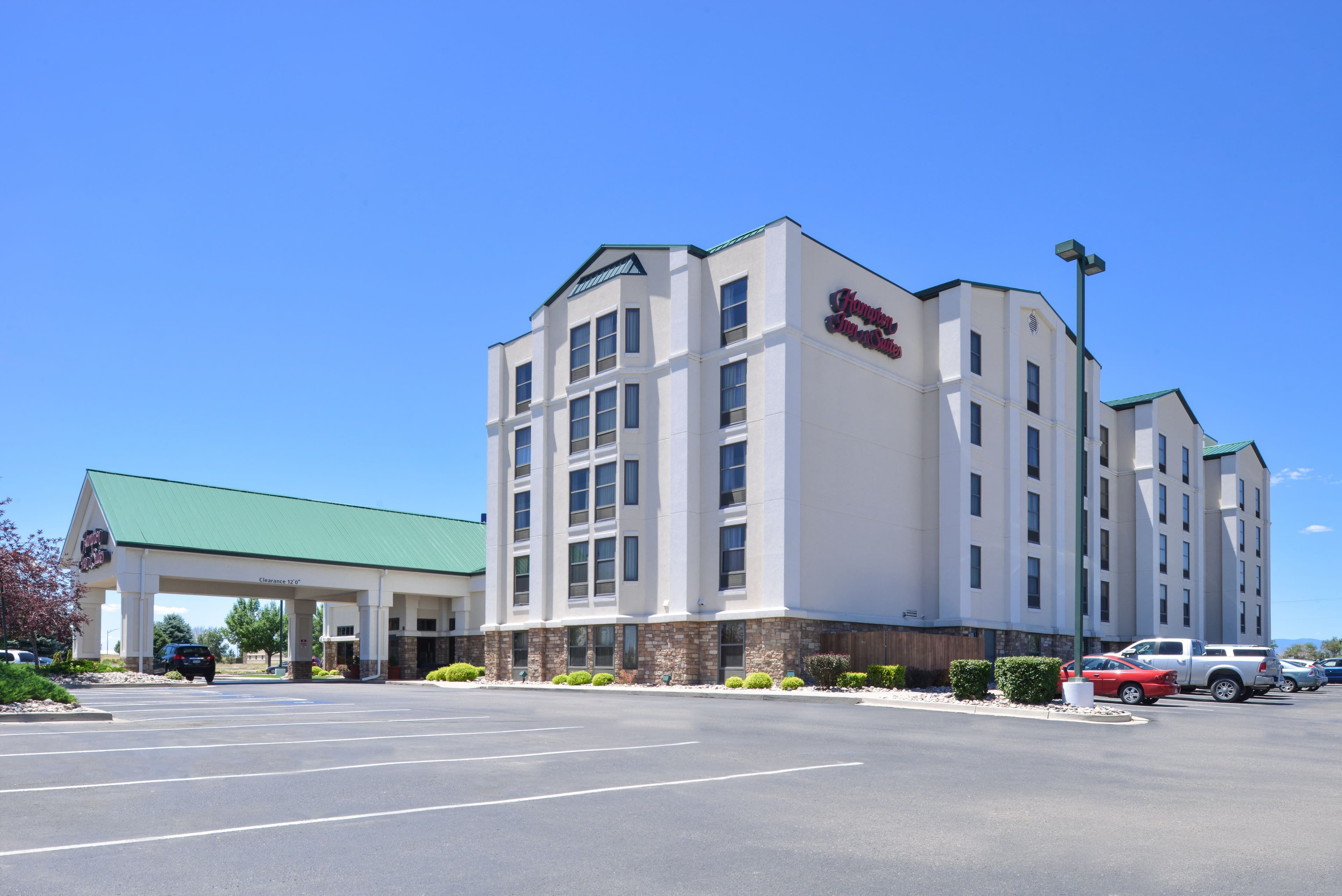 hampton inn & suites pueblo-southgate - hotel exterior photo