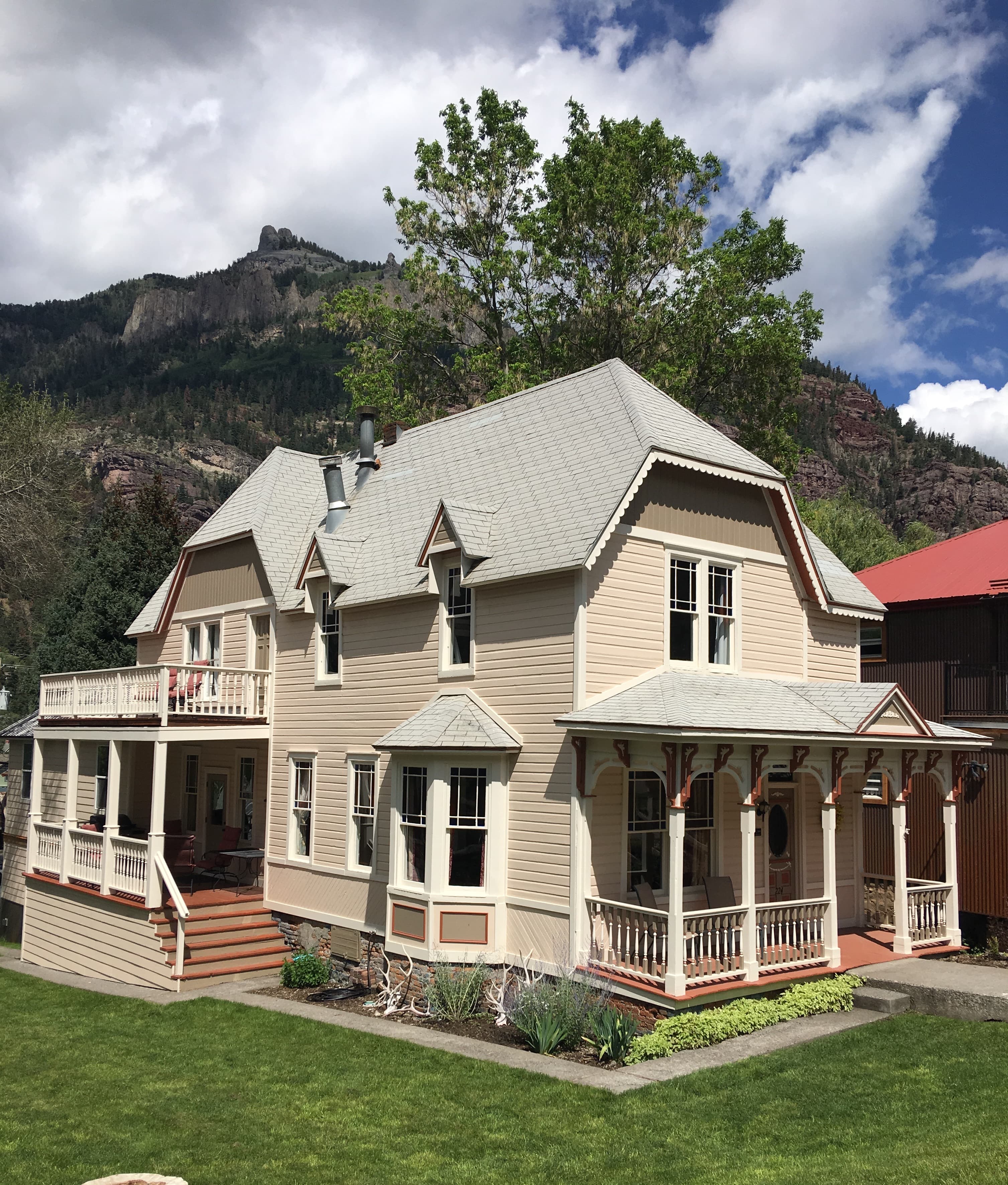 alplily inn photo