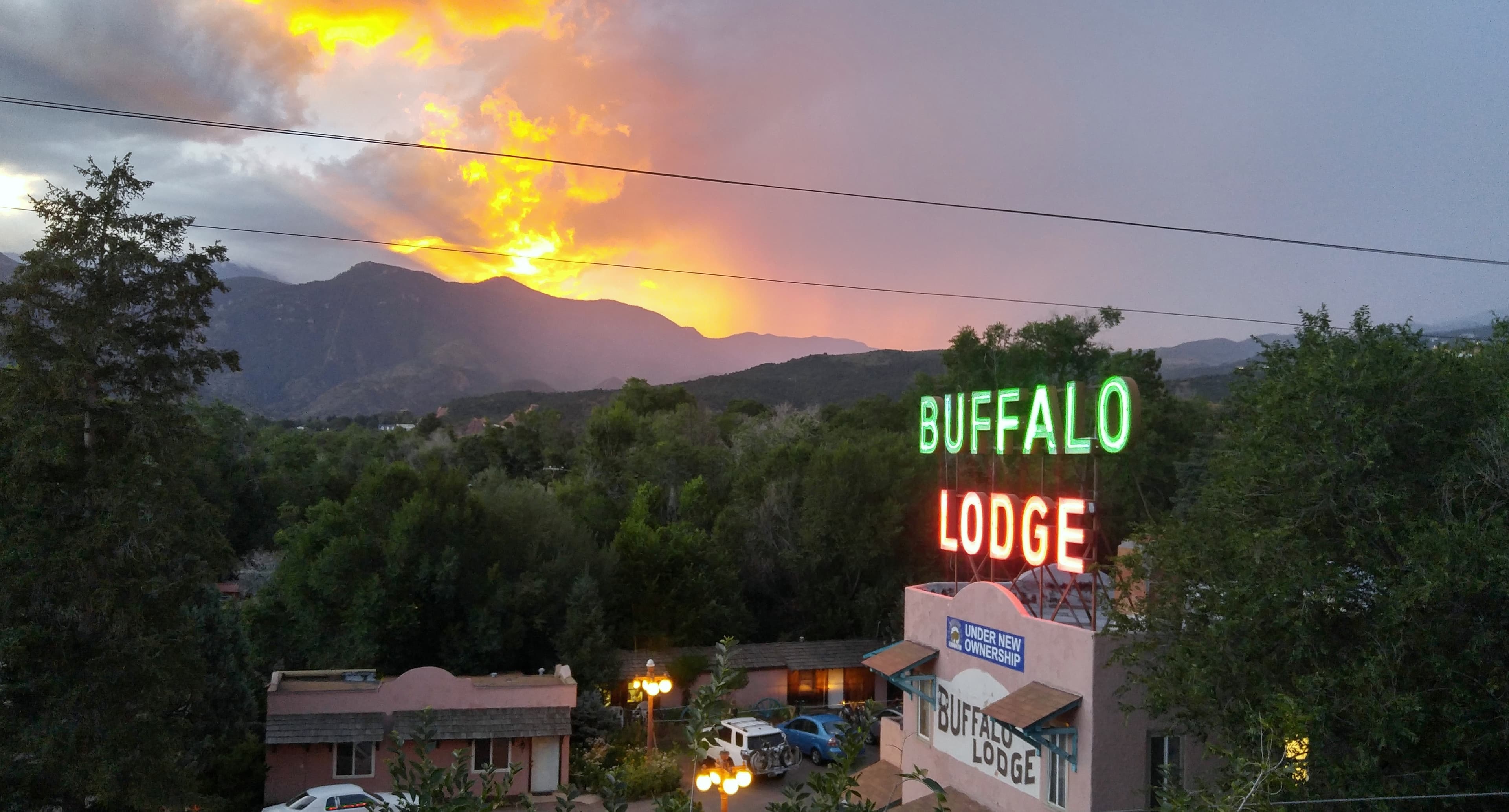 buffalo lodge bicycle resort in western colorado springs photo