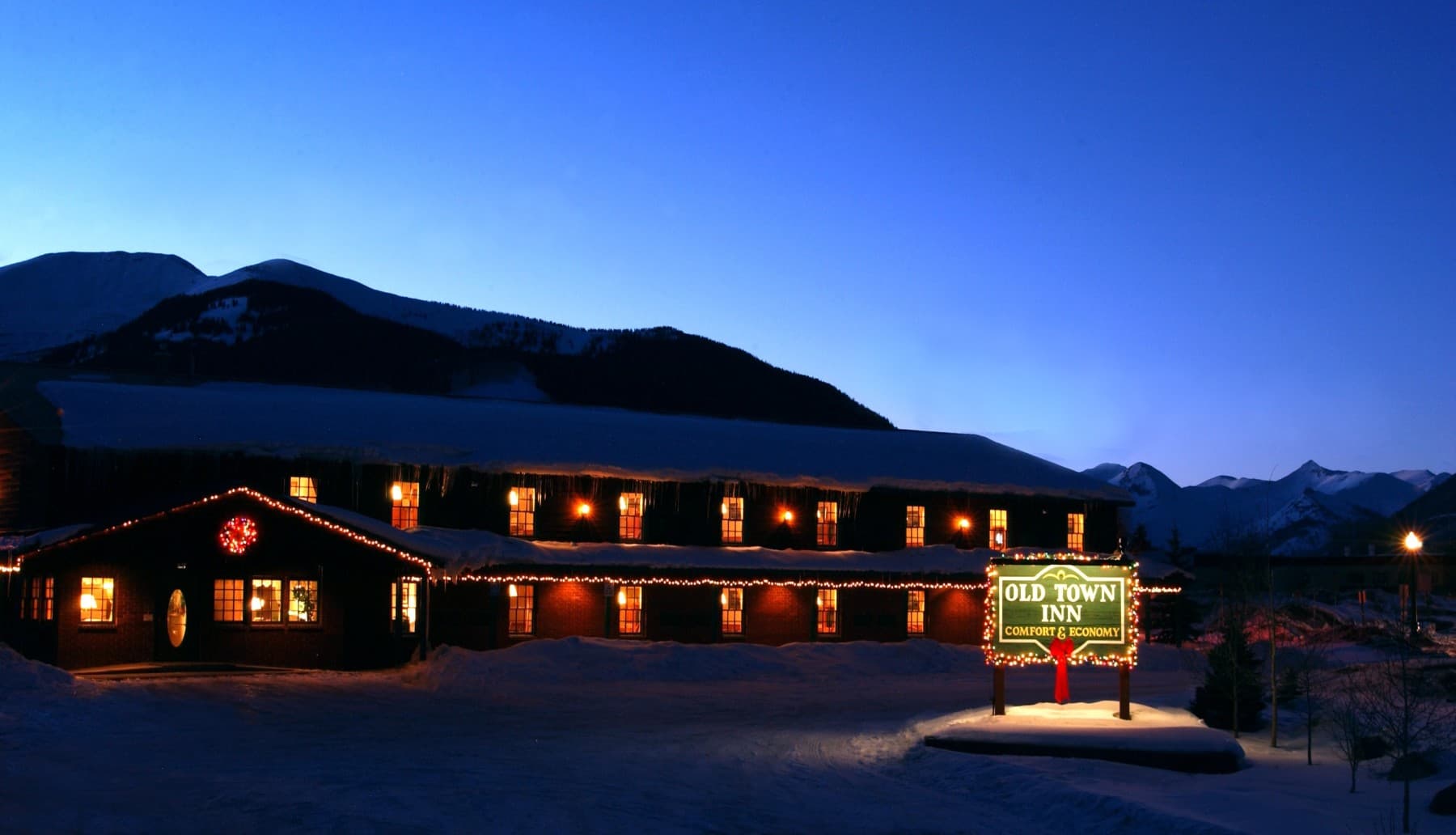 old town inn exterior photo