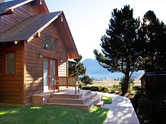 you'll enjoy our beautiful relaxing grounds. photo 4