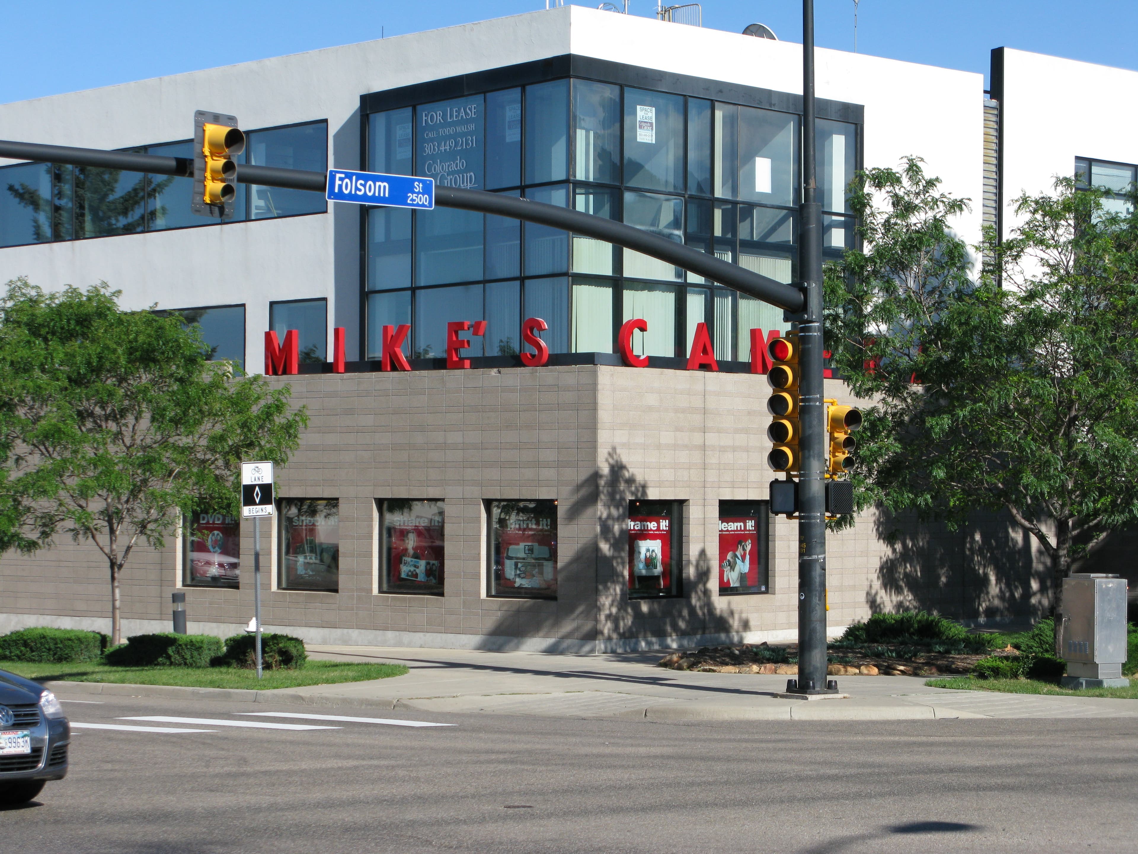 the boulder store located at 2500 pearl street photo