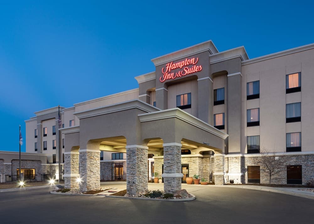 welcome to our colorado springs hotel near broadmoor world arena. photo