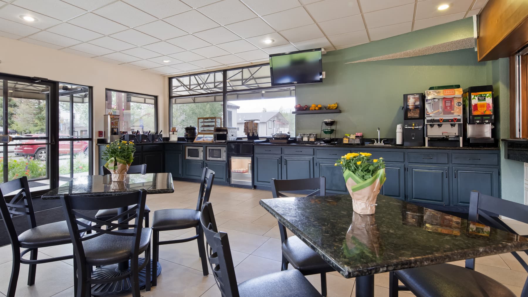 enjoy a hot complimentary breakfast photo 8