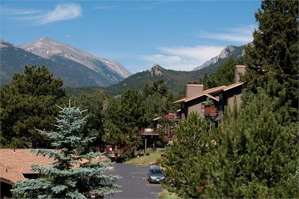 wildwood inn mountain property borders rocky mountain national park- 1/2 mile from entrance gate photo
