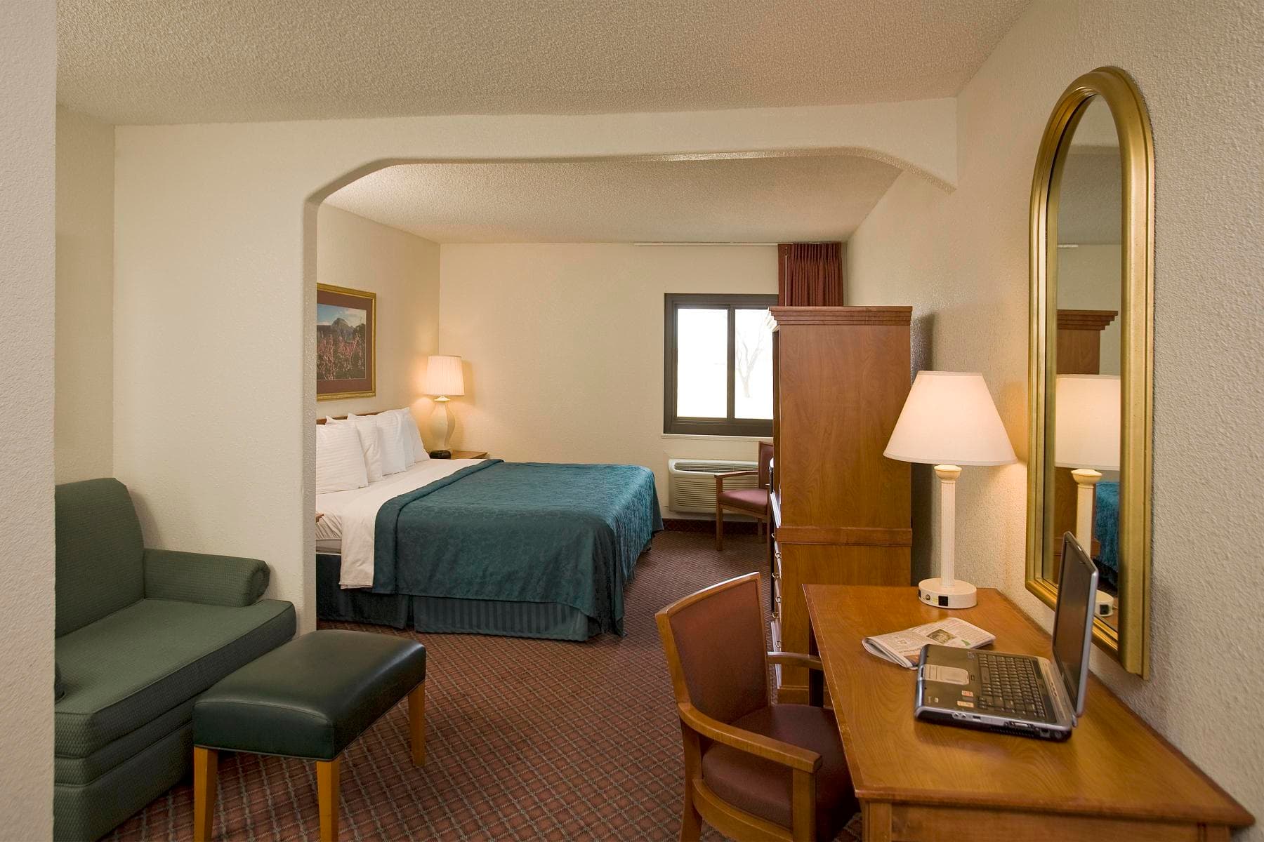 king room with microfridge and free wireless internet photo