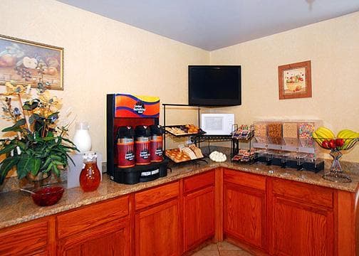 comfort inn aurora continental breakfast photo 5