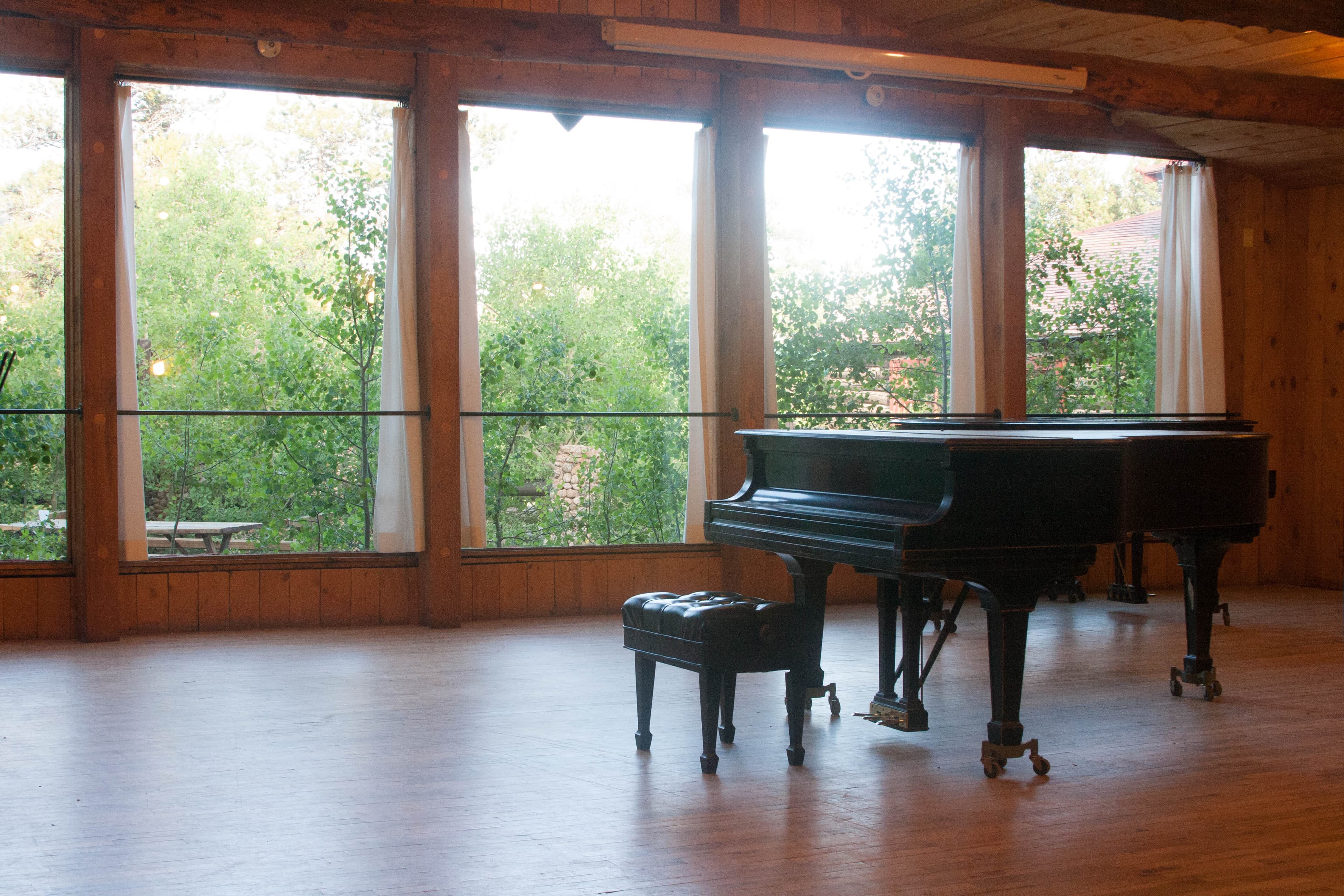 rocky ridge music center stage photo