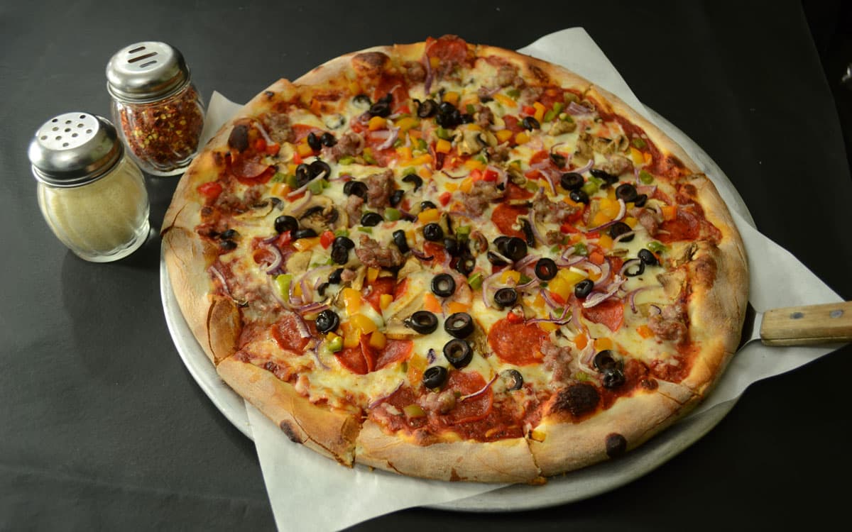 supreme pizza photo
