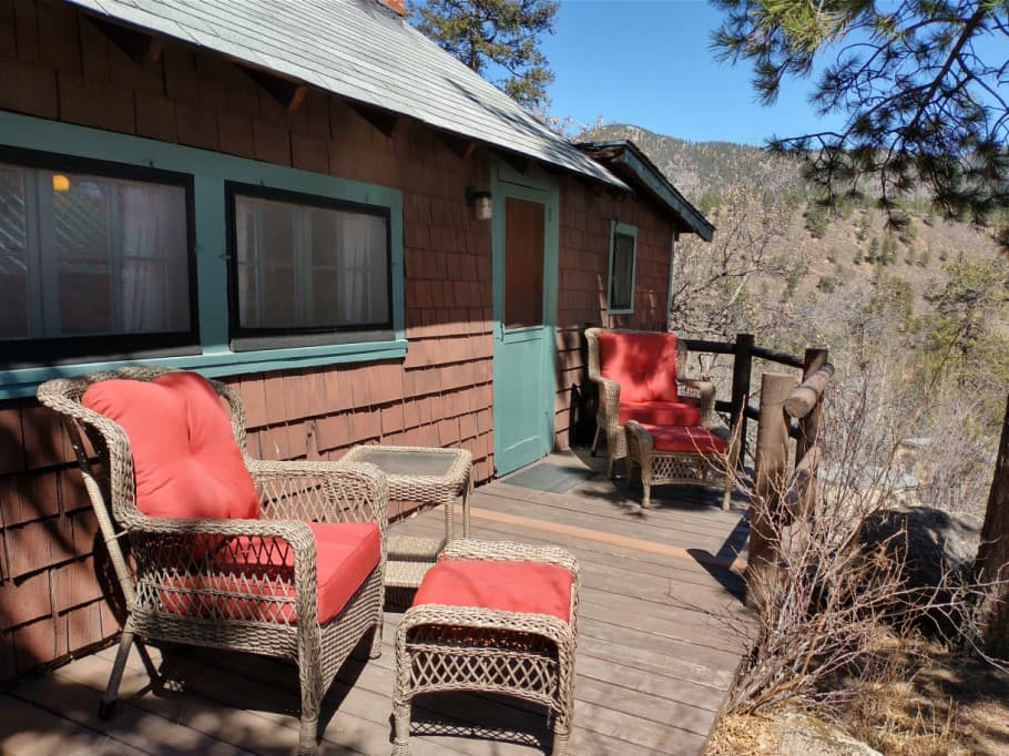 mariposa cabins photo