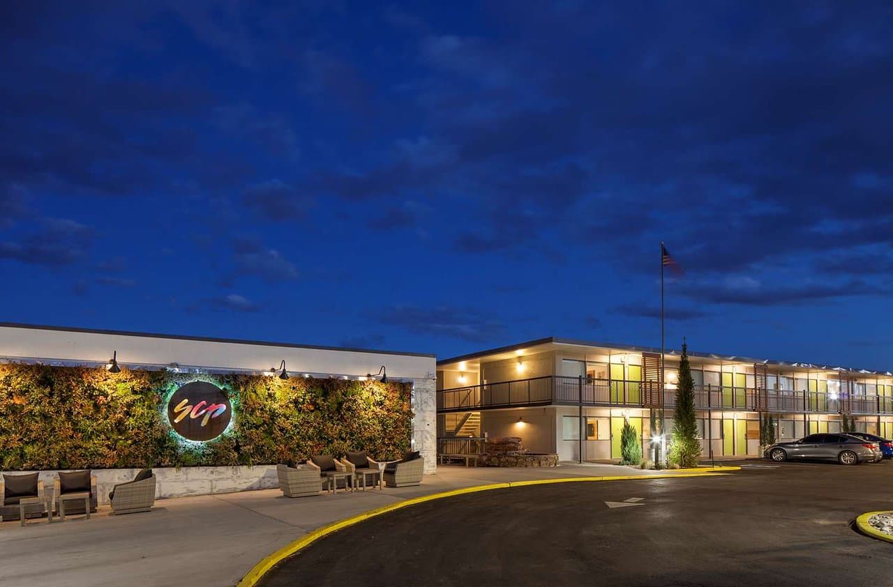 welcome to scp hotel colorado springs photo
