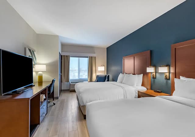 comfort inn & suites bennett photo