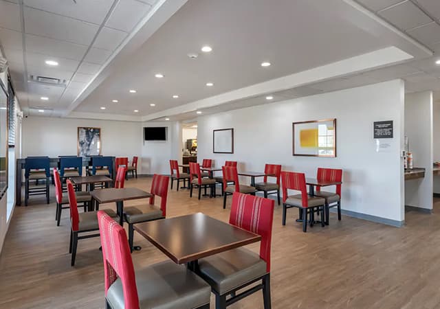 comfort inn & suites bennett photo 3