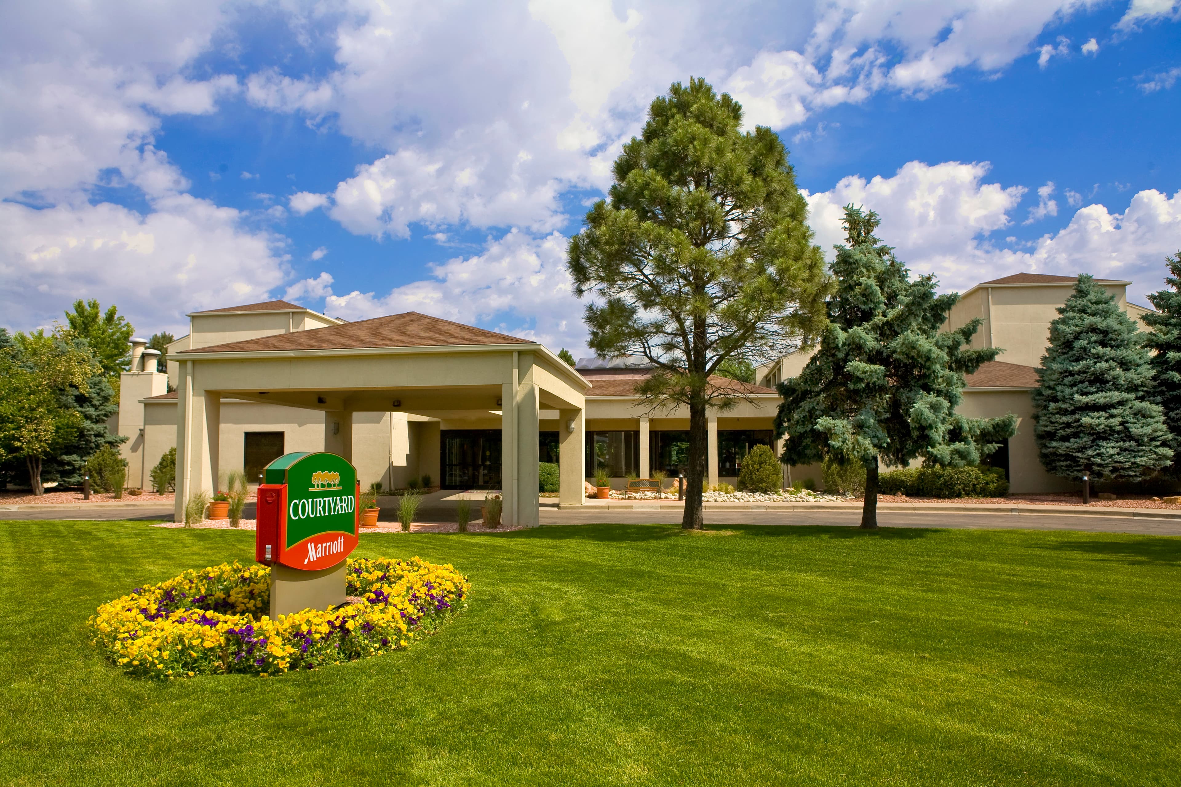 courtyard by marriott denver stapleton photo