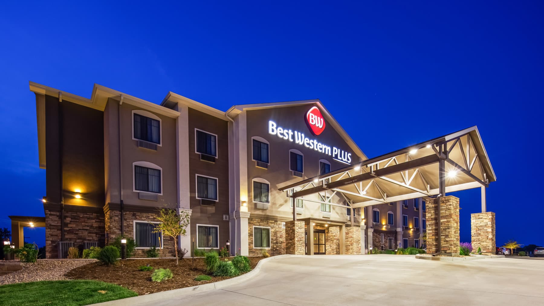 best western plus overland inn  photo