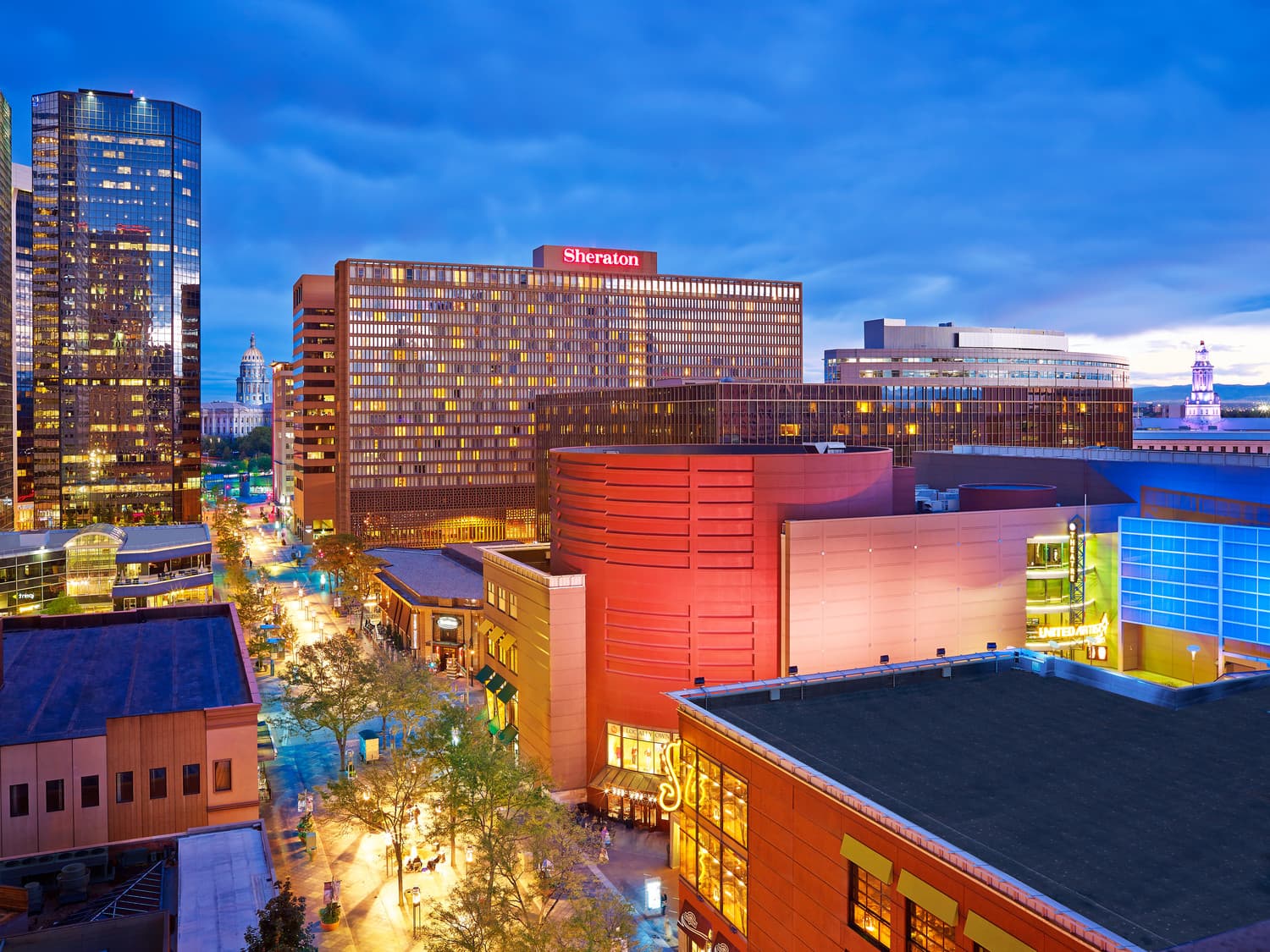 sheraton denver downtown hotel exterior photo