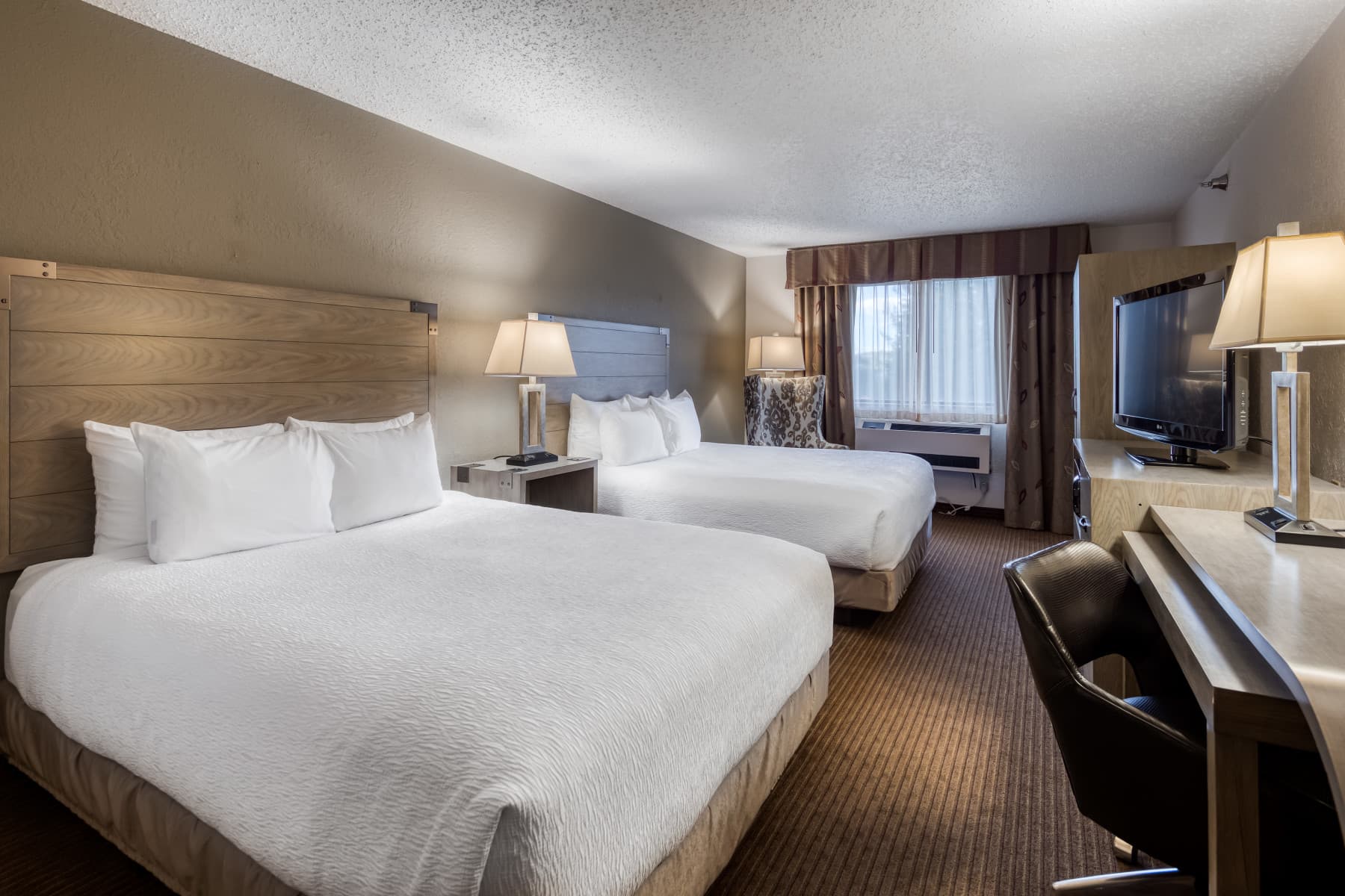 deluxe double queen - some are pet friendly photo 5