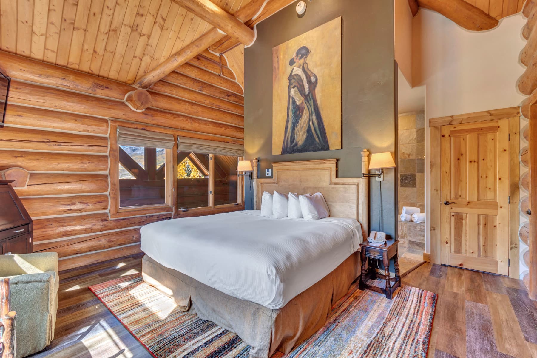 cabin master bedroom photo 7