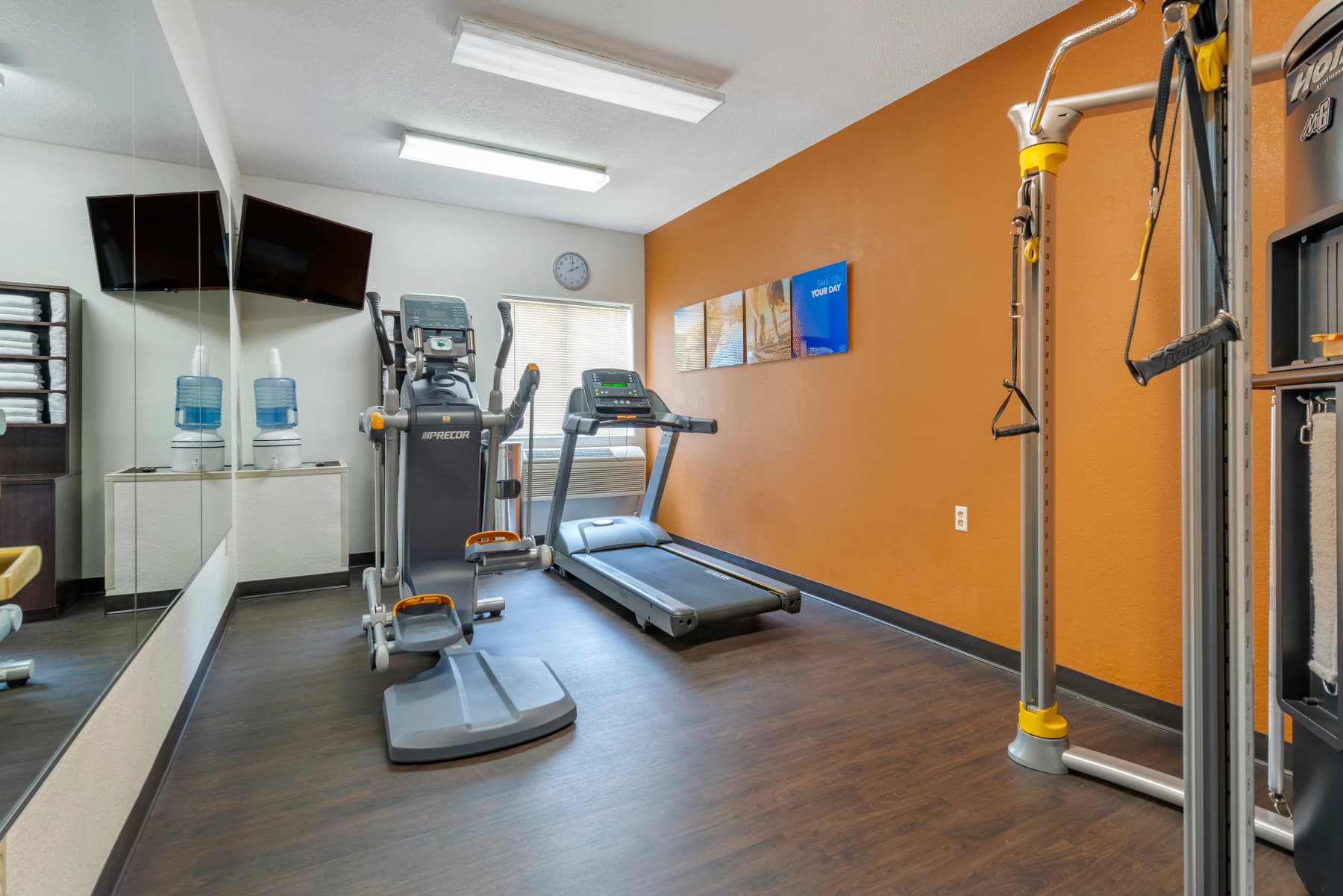 fitness center - hours from 6:00am - 10:00pm photo 9