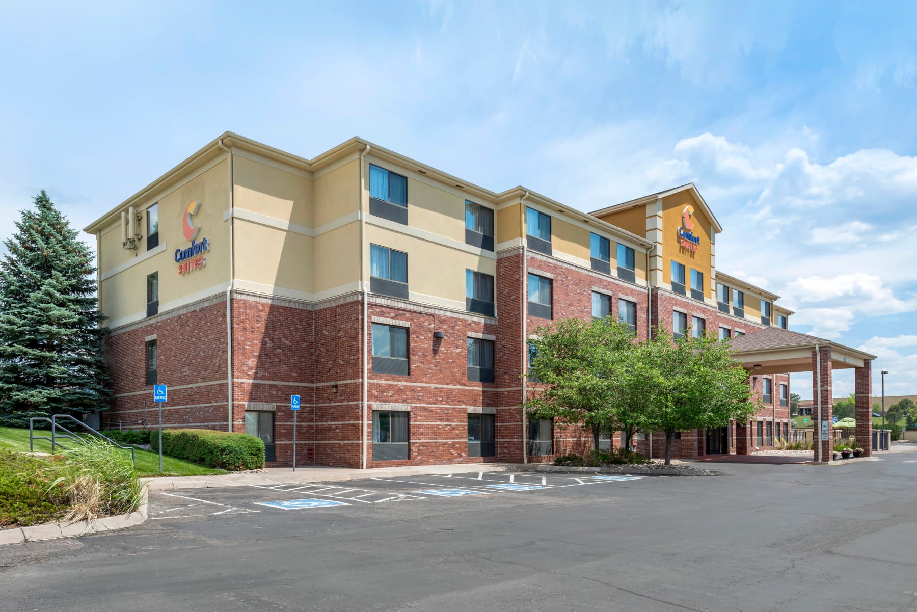 hotel exterior photo