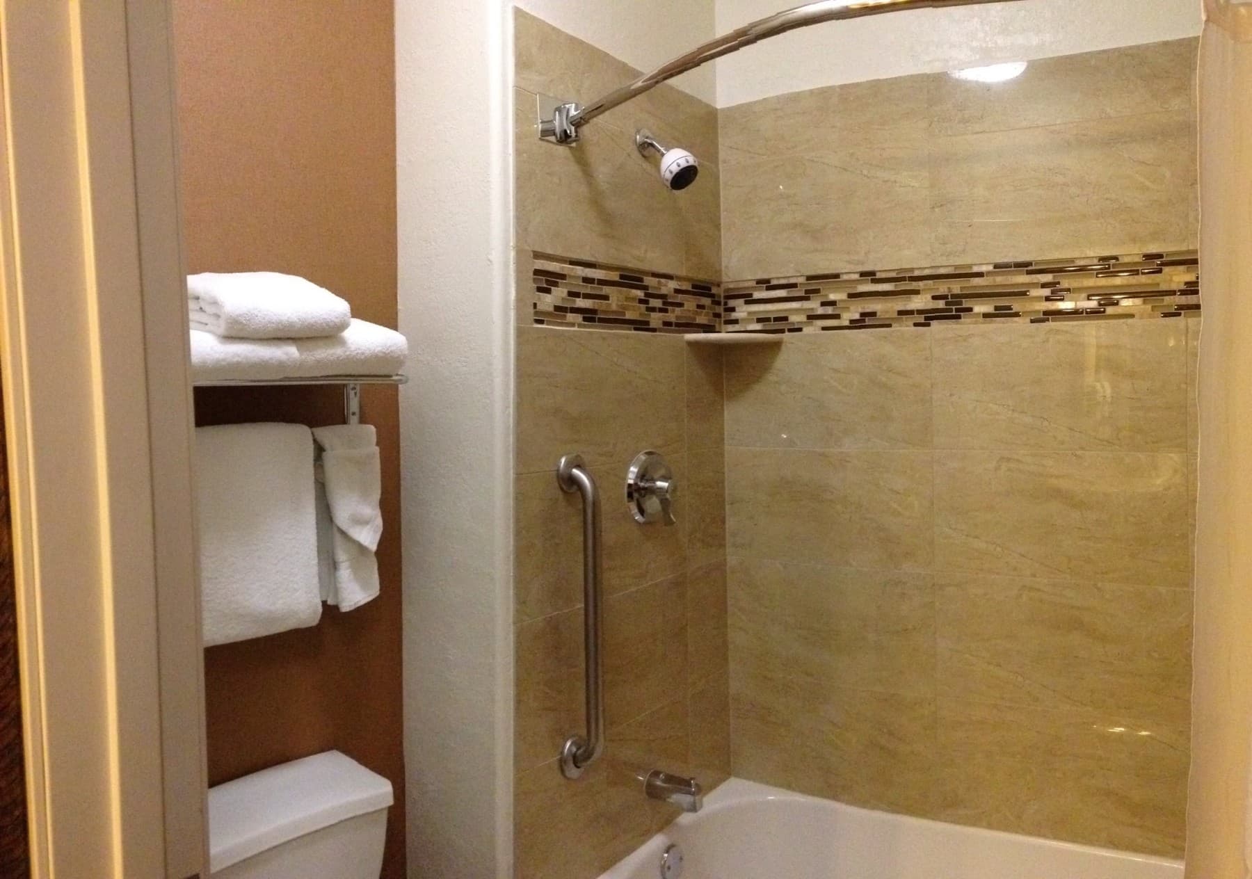 guest bath photo 10
