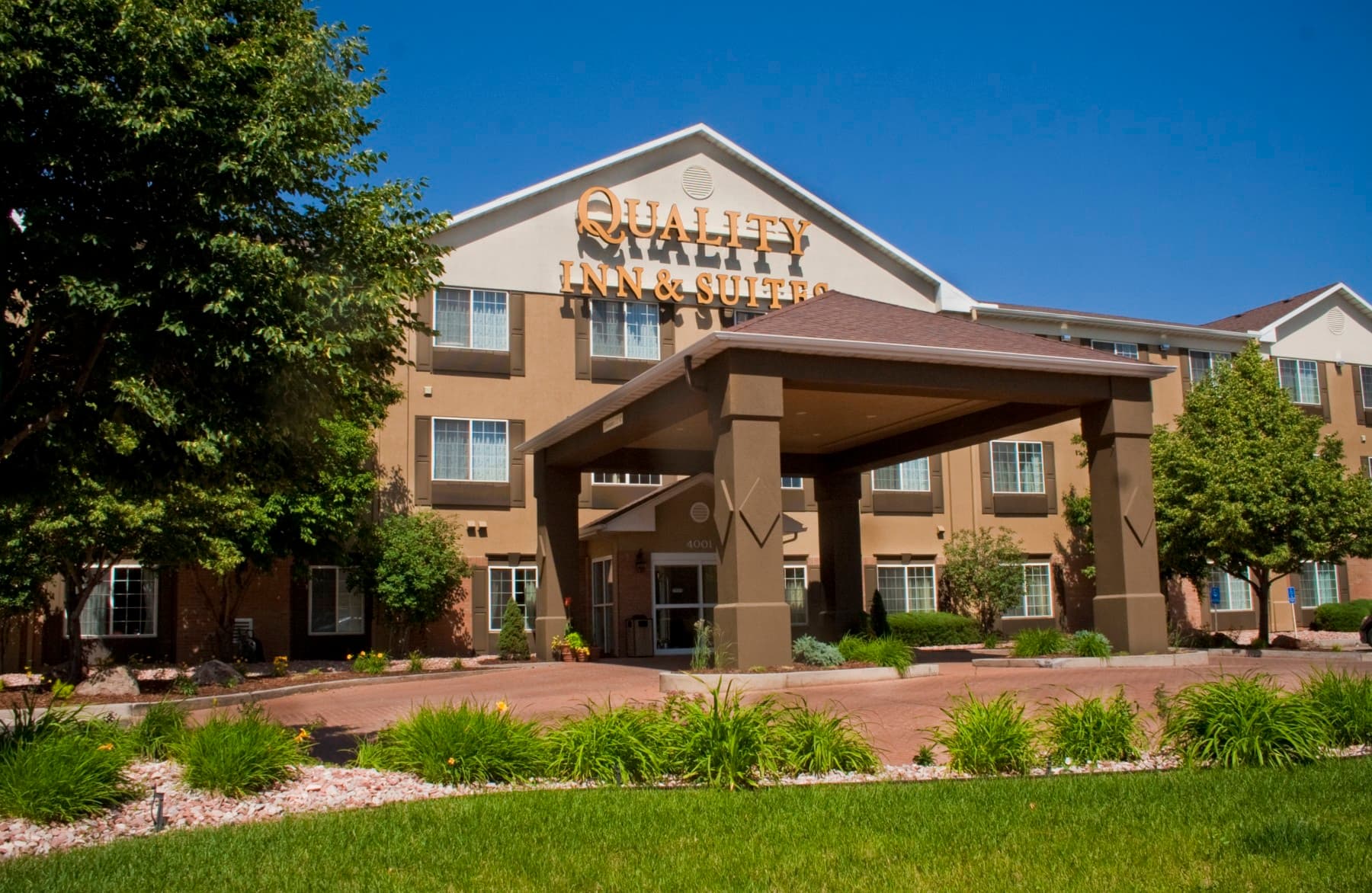 hotel exterior photo