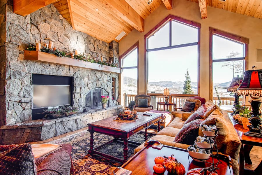 three peaks mountain lodge photo