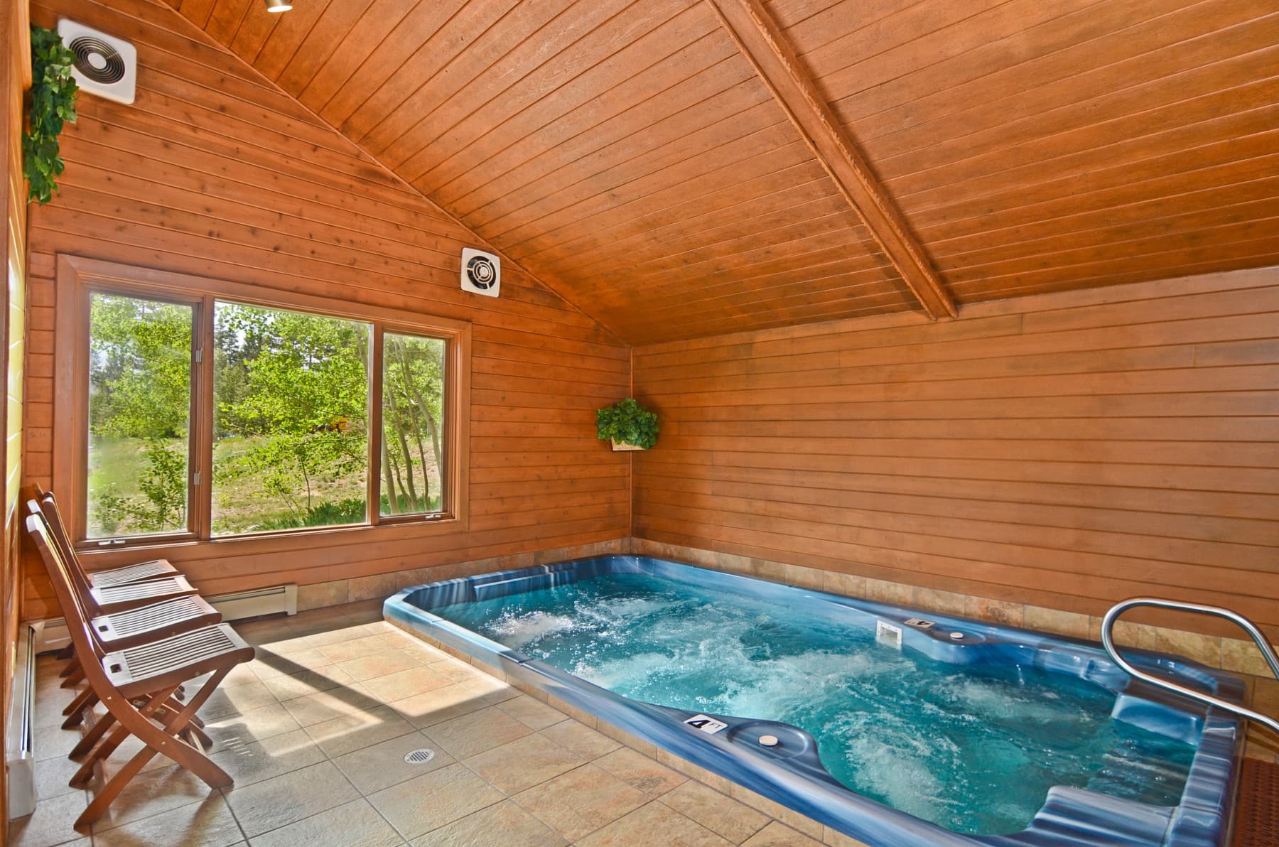 hot tub photo 6