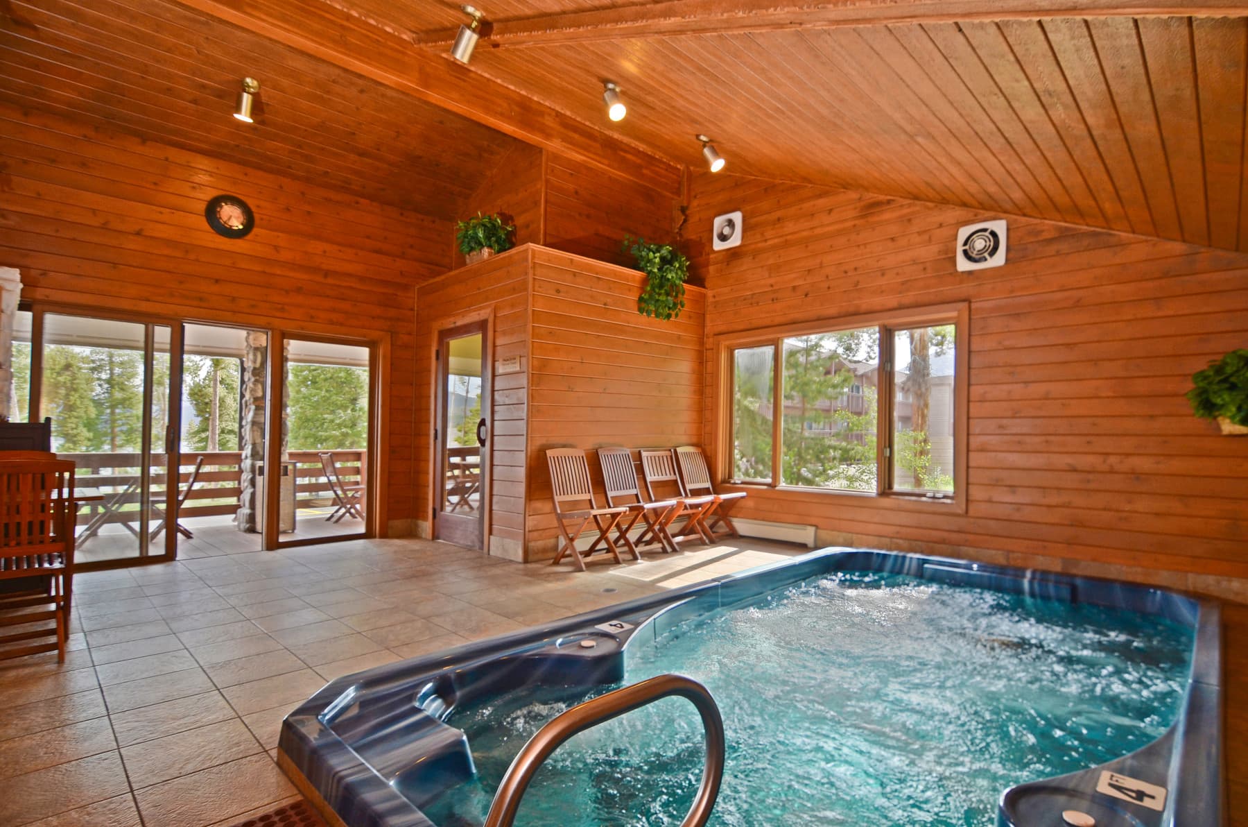 hot tub photo 7