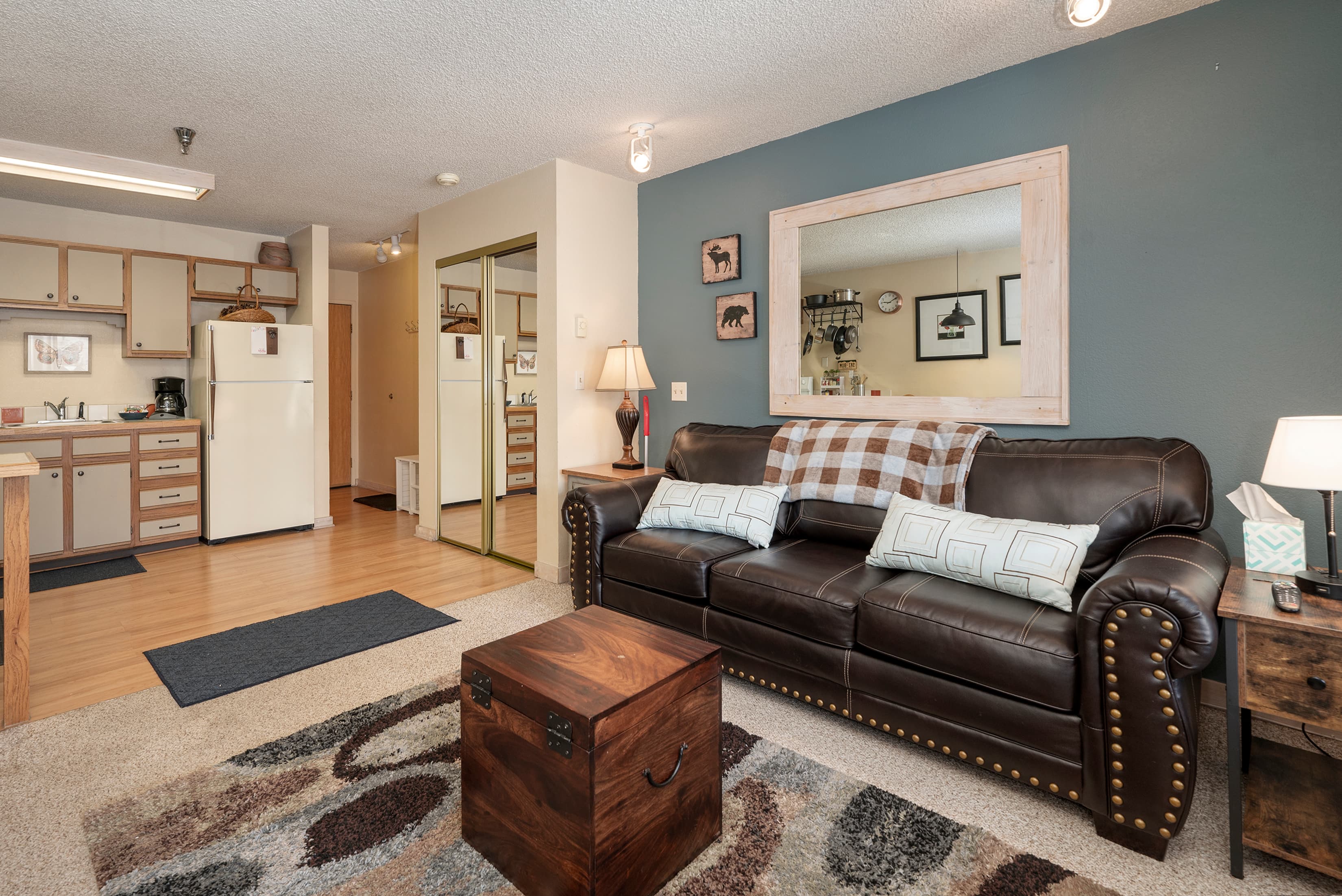 studio living room photo 2