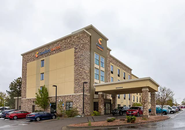 comfort suites denver near anschutz medical campus photo 2