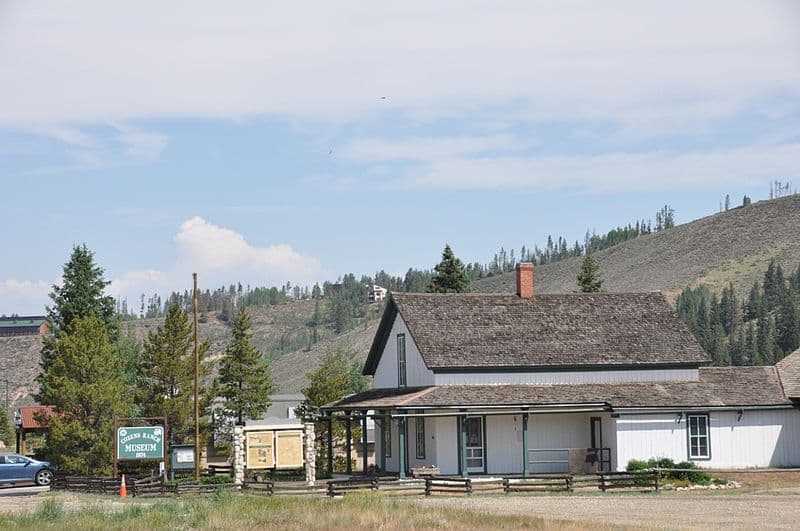 cozens ranch museum in fraser; photo: wikimedia/magicpiano photo
