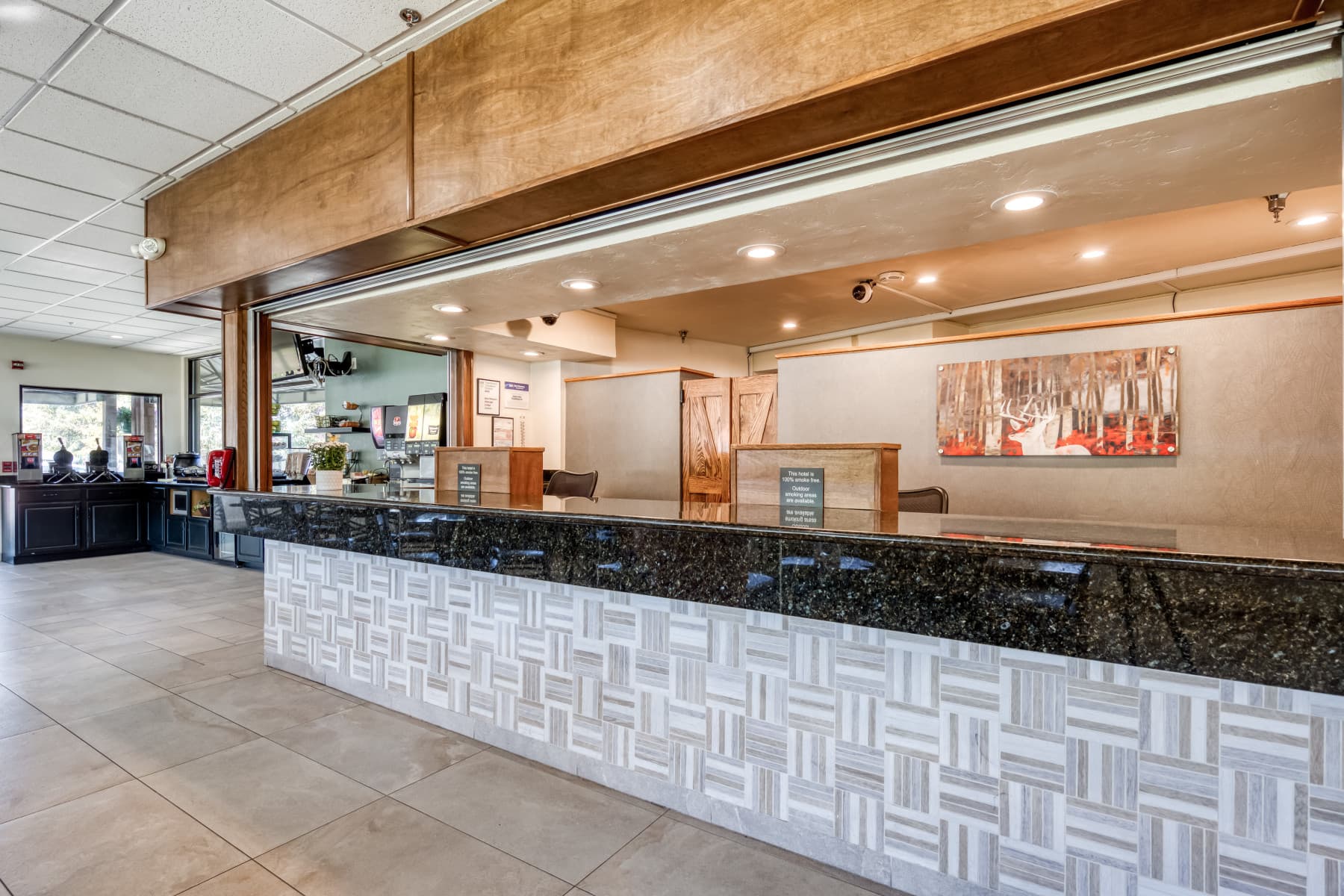 front desk open 24/7/365 photo 3