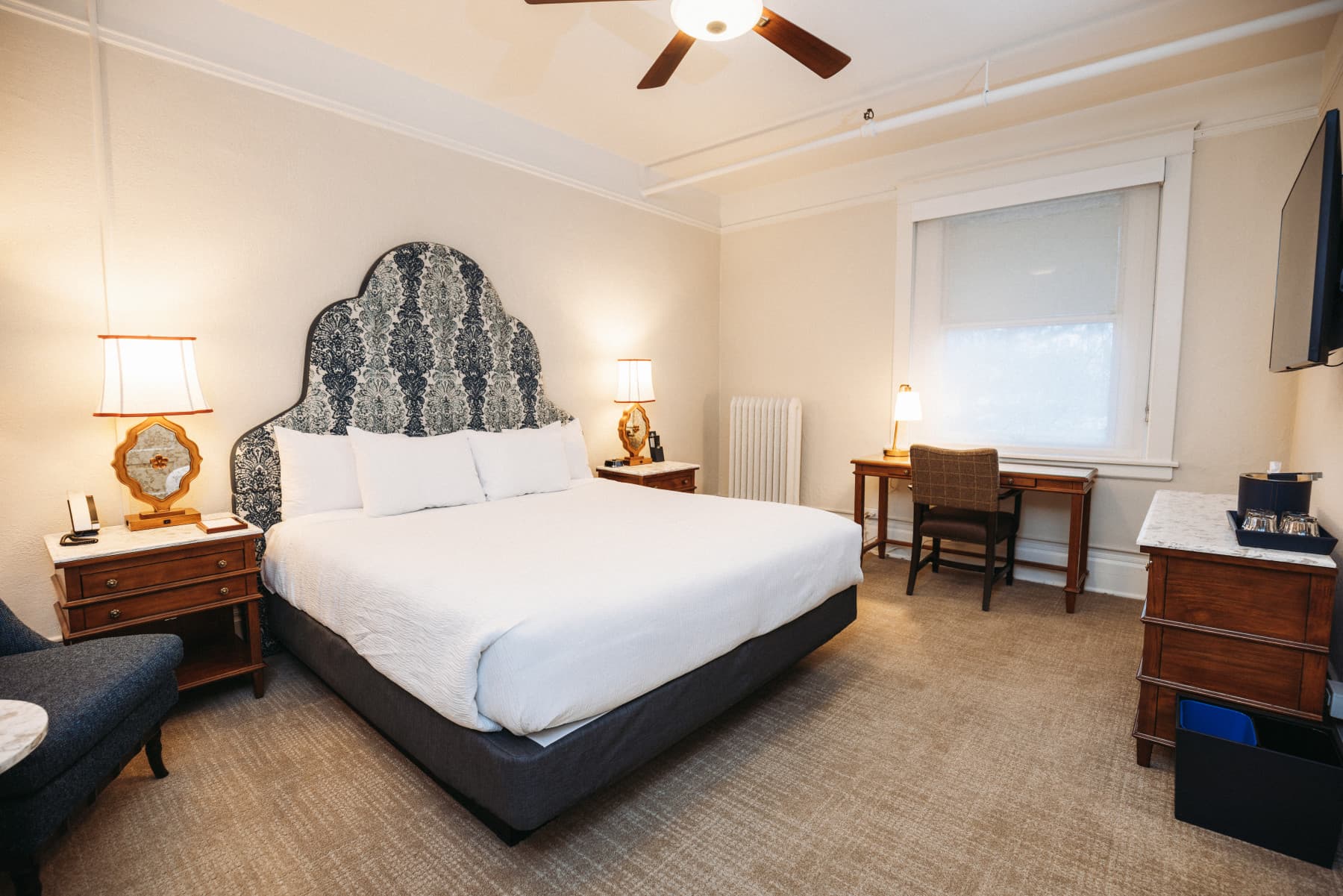 classic king room photo 8