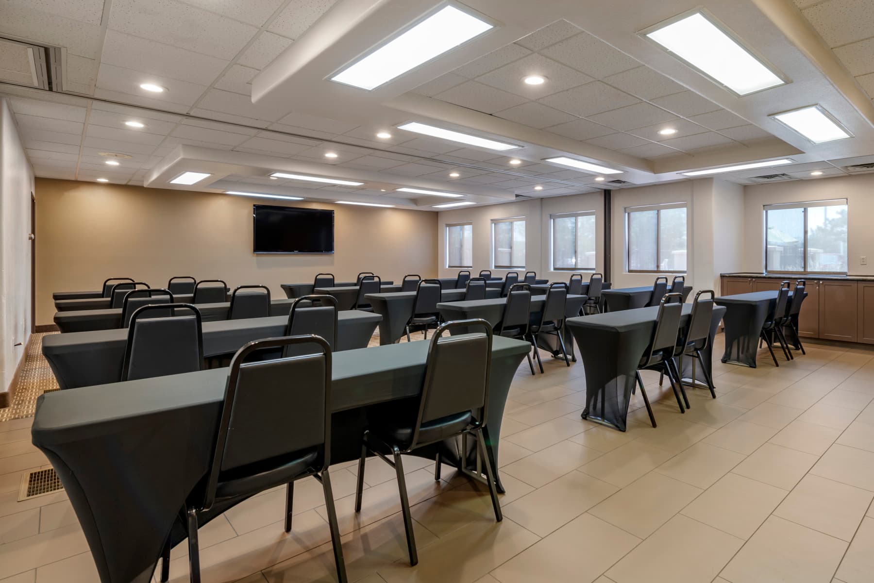 rentable meeting room photo 10