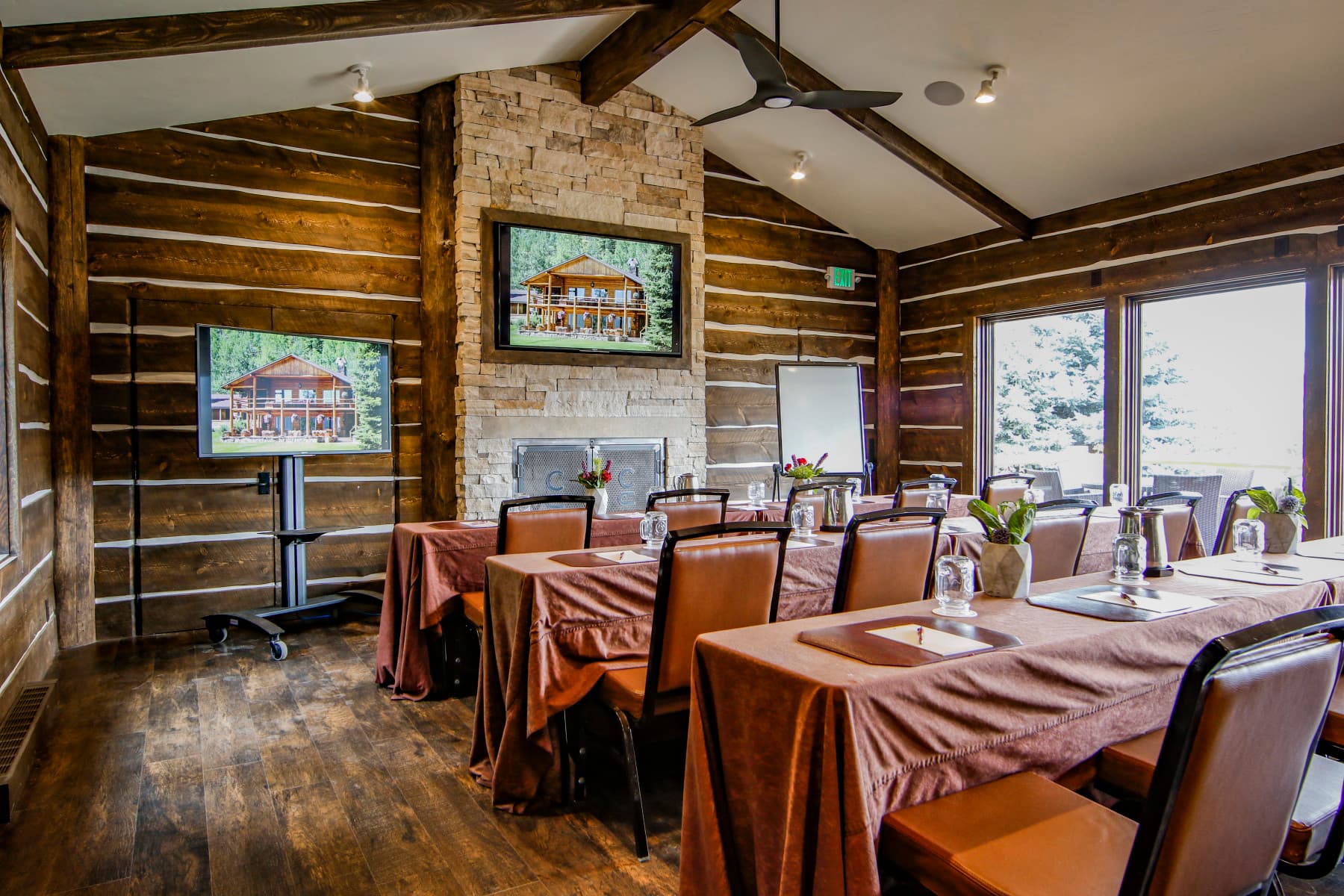 latigo meeting room photo 4