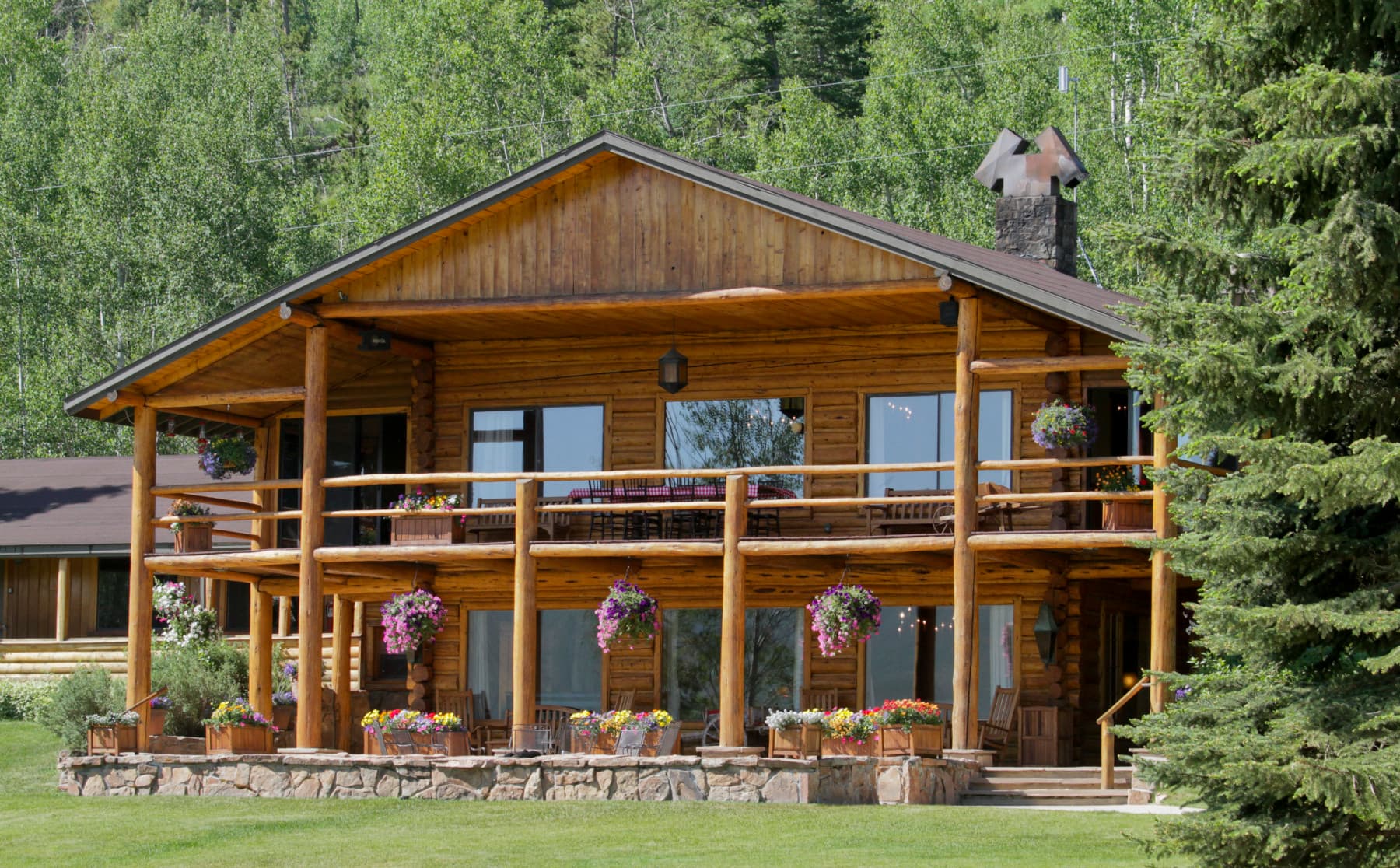 main lodge photo 6