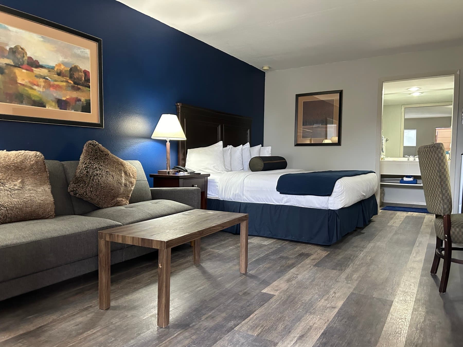 hotchkiss inn photo 4