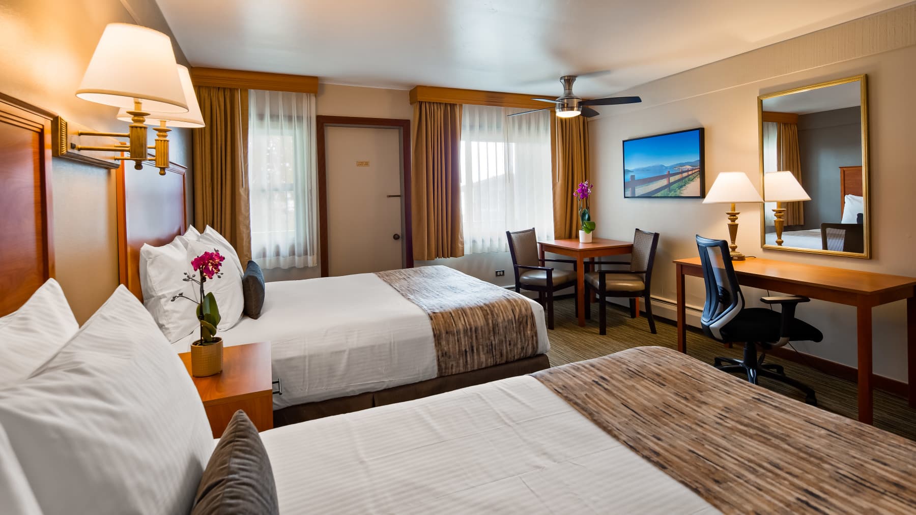 two queen size beds photo 12