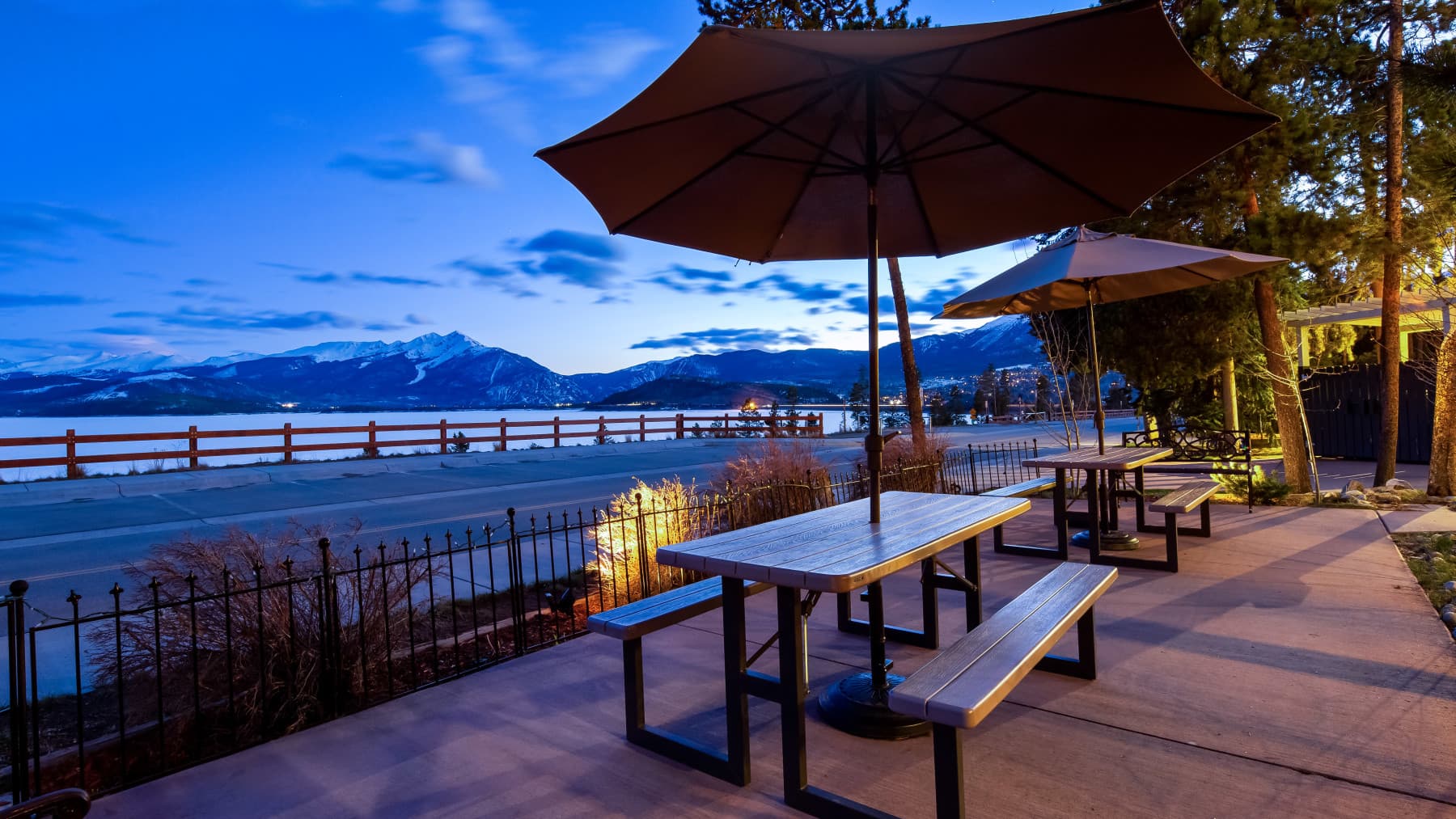 outdoor seating area photo 14