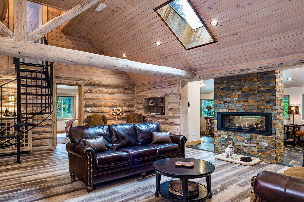 The Big Bear Den cabin at O-Bar-O Cabins, near Durango, CO, mixes mountain charm with chic style